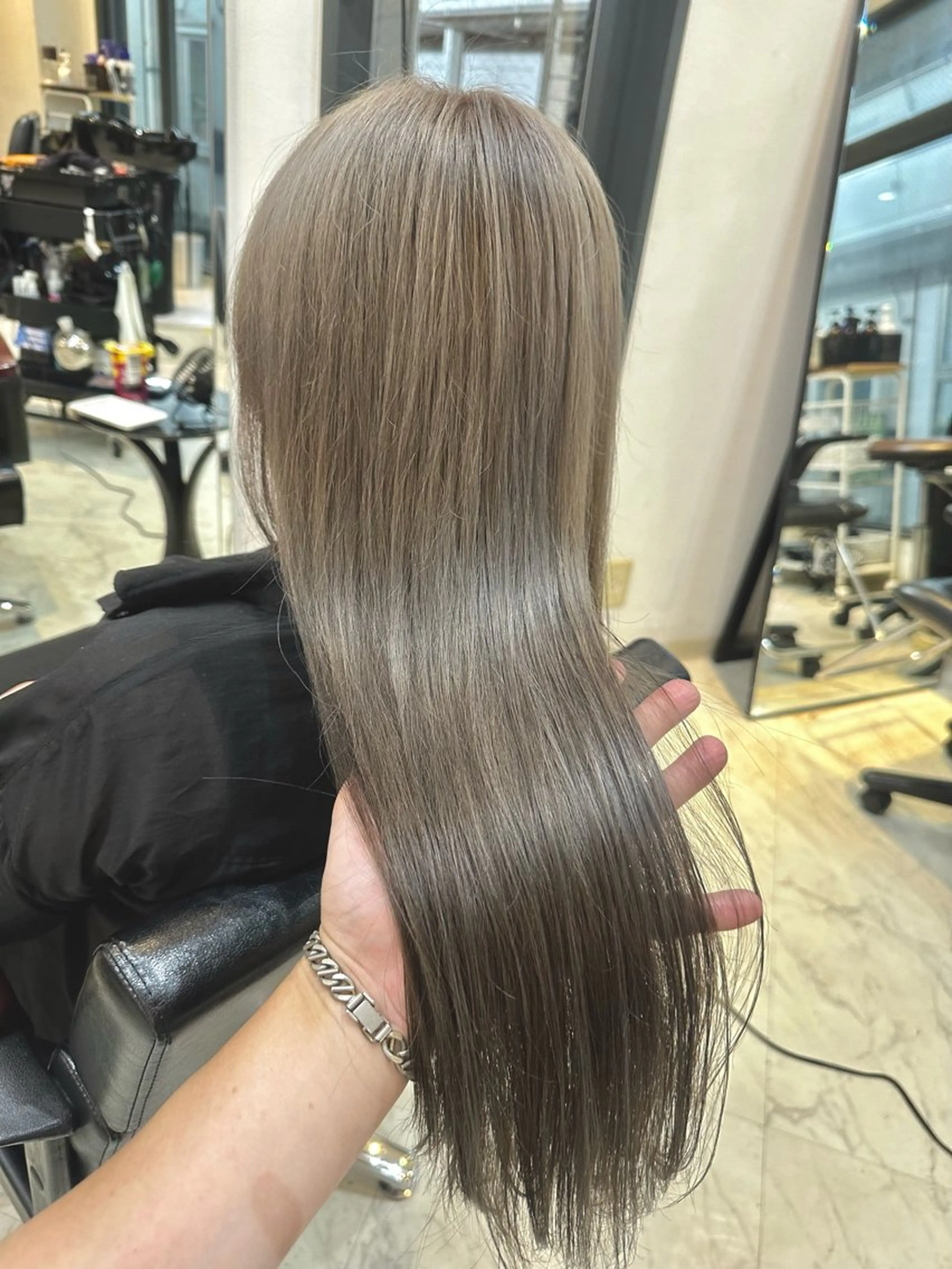 🎁50%off🎁18時以降&初回限定🎁カット＋ダブルカラー(ケアブリーチ)＋超音波アイロンプラチナトリートメントの写真