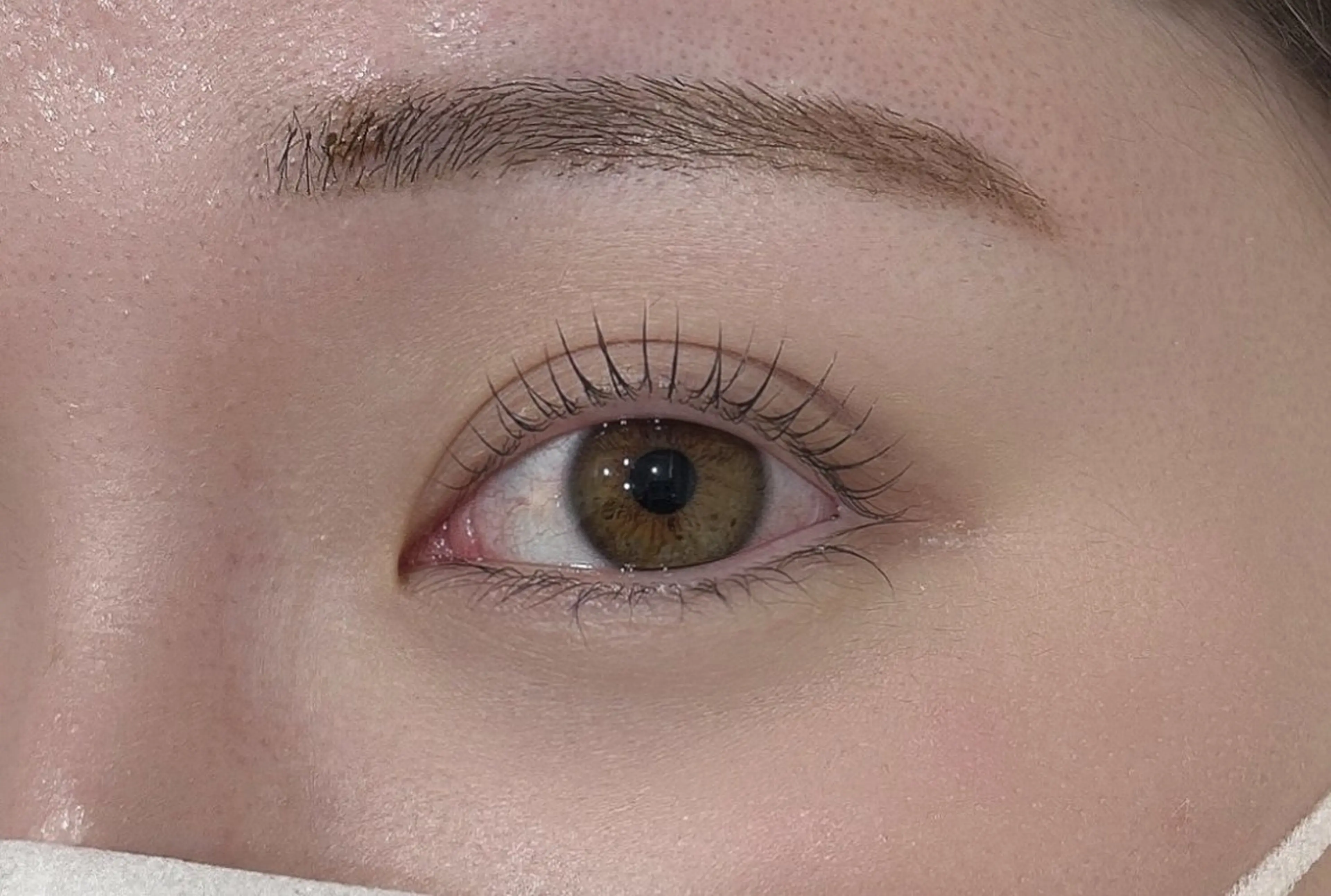 マツエク・マツパ パリジェンヌラッシュリフト マツパ une FEMINの眉毛・アイブロウイメージ