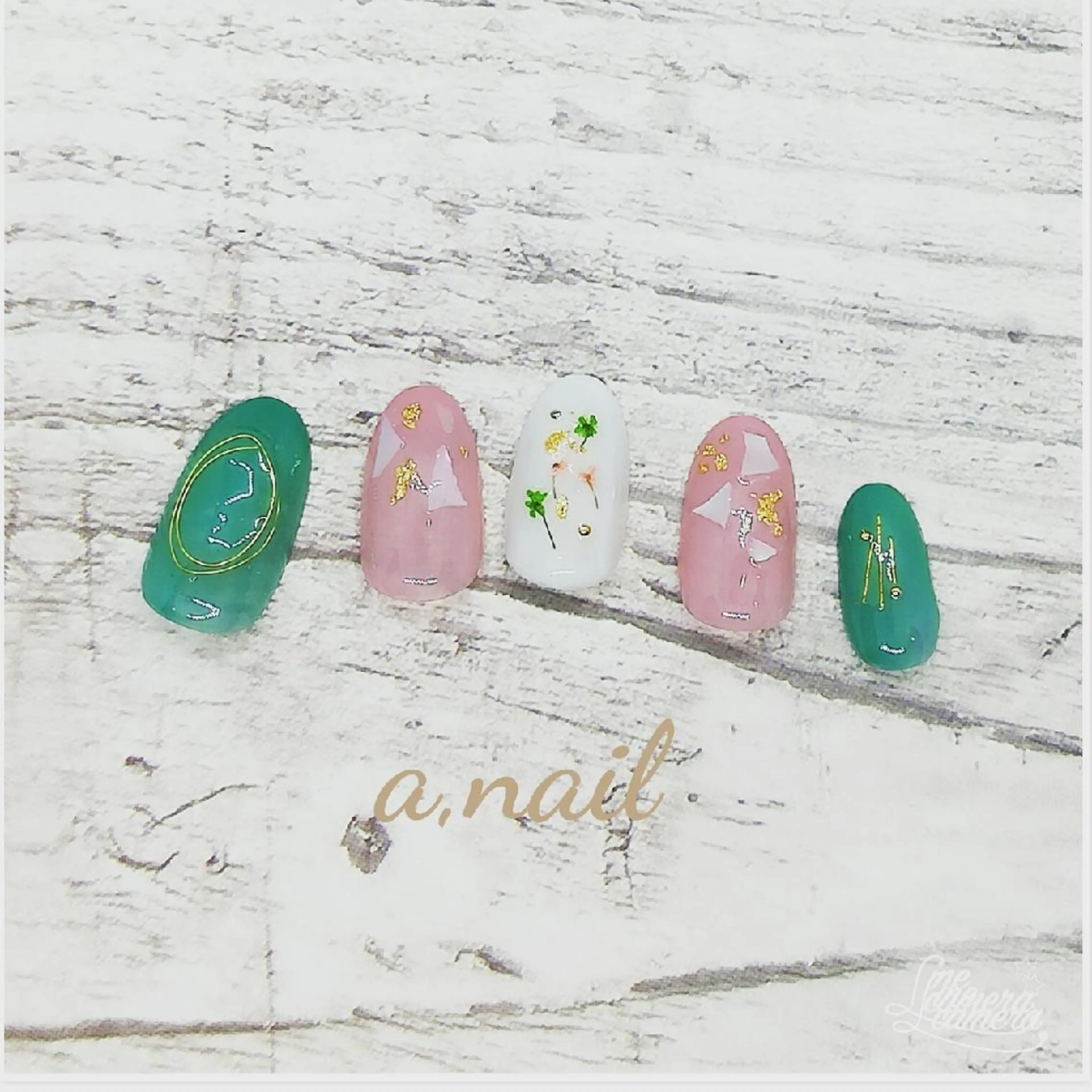 ネイル ストーンネイル ハンドネイル ネイルサロン エーネイルのネイルデザイン