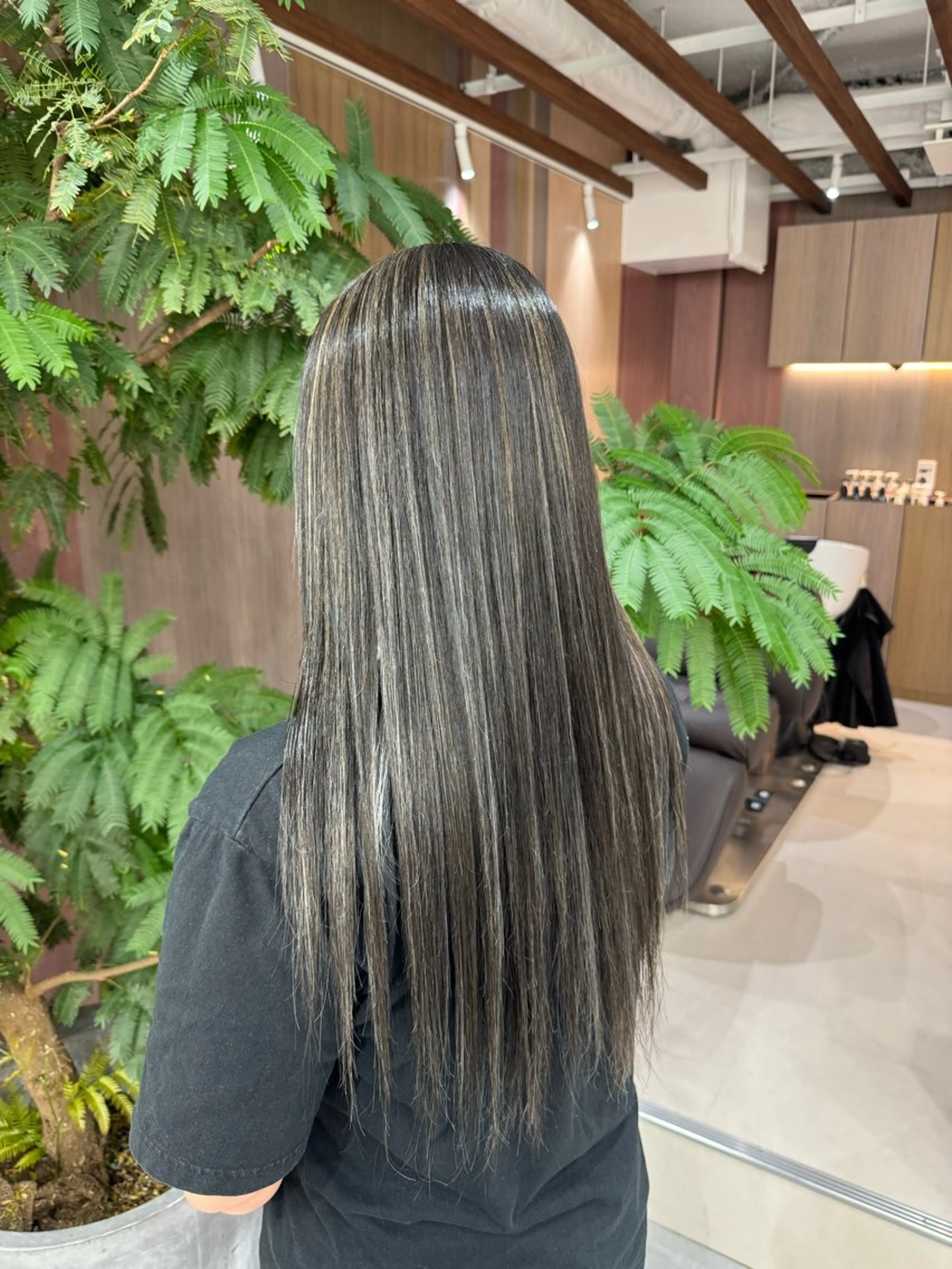 ロング ヘアカラー R BEAUTY MAIのヘアスタイル