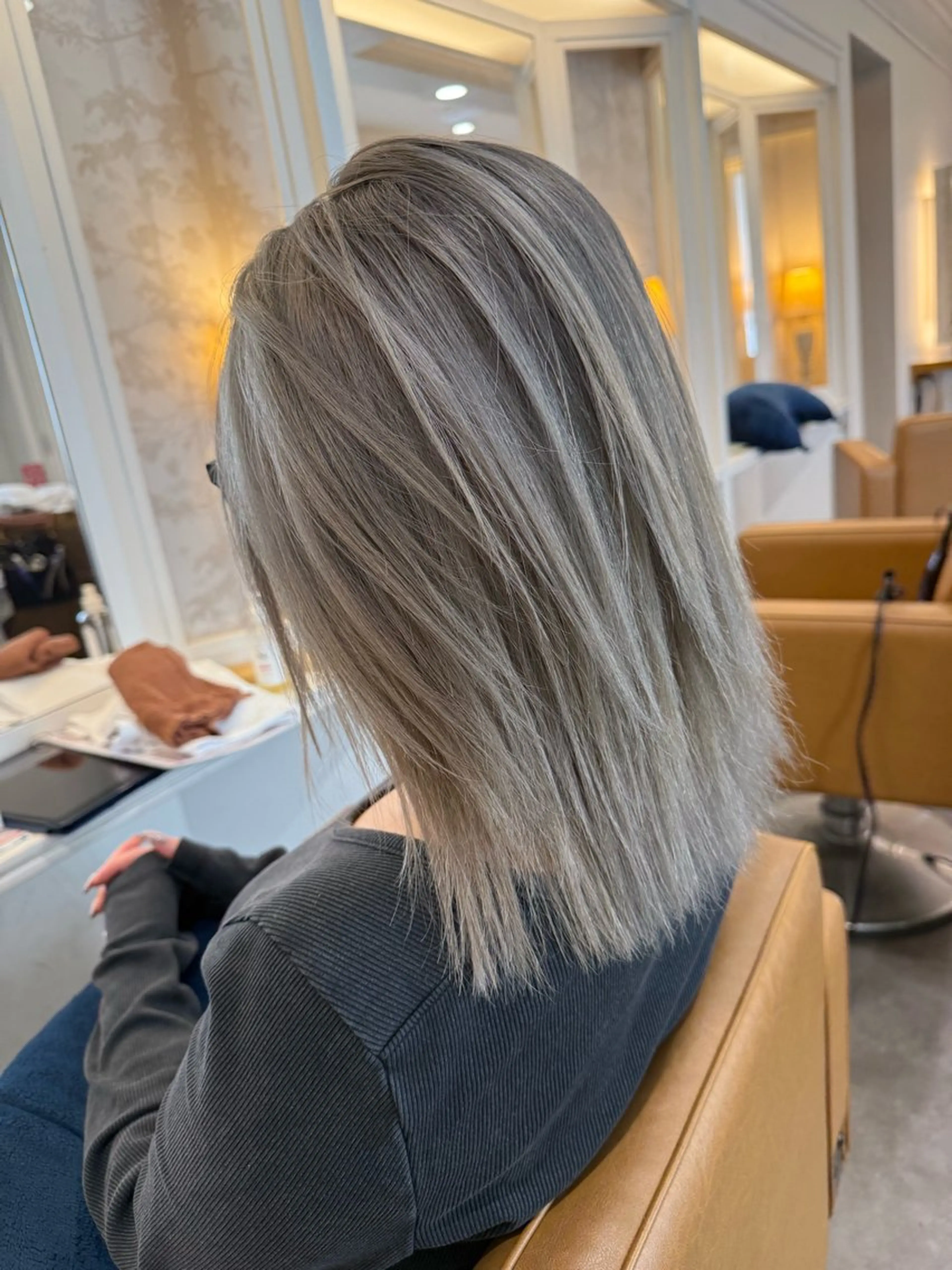 ミディアム ヘアカラー トリートメント ブリーチ毛矯正.髪質 改善.髪にドラマをのヘアスタイル