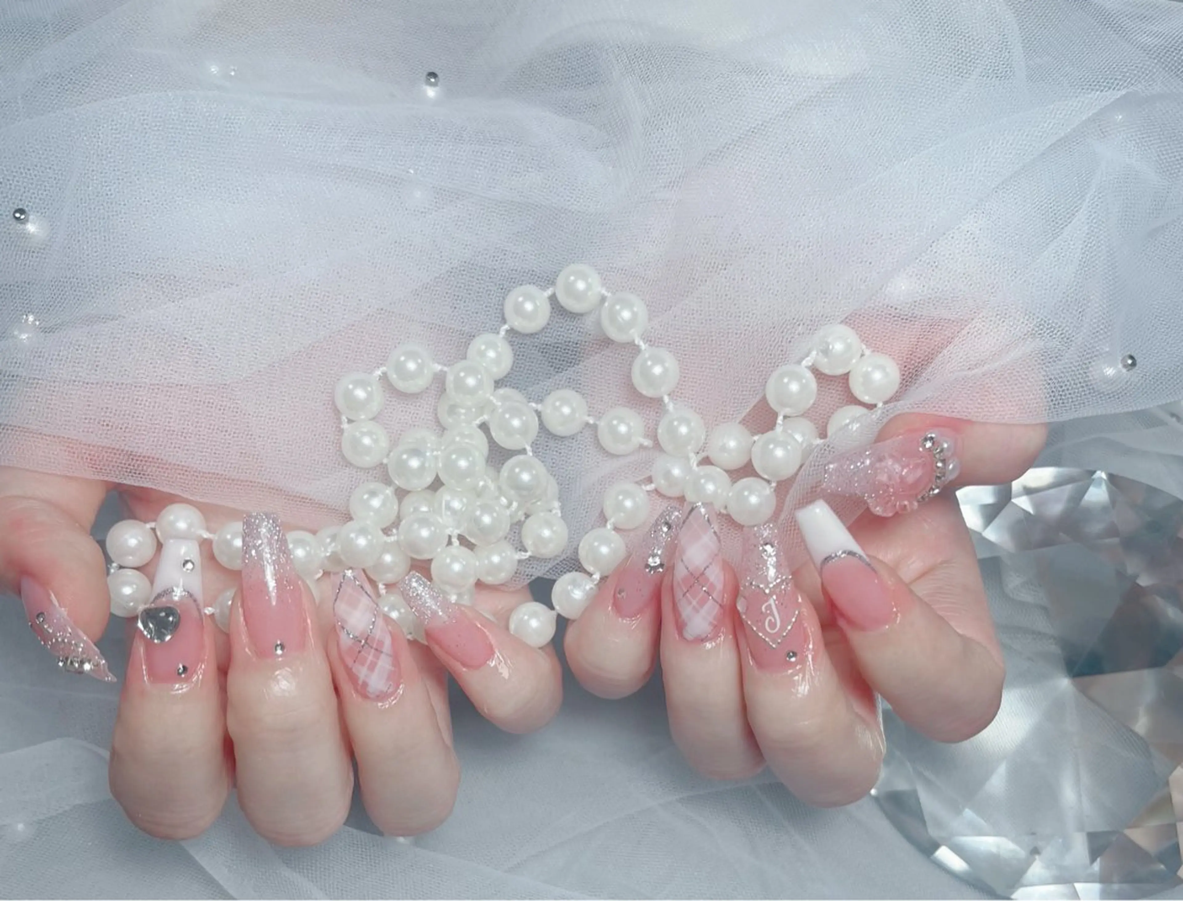 ネイル アートネイル グラデーション キラキラネイル ニュアンスネイル オフィスネイル ハンドネイル Amee Nailsalonのネイルデザイン