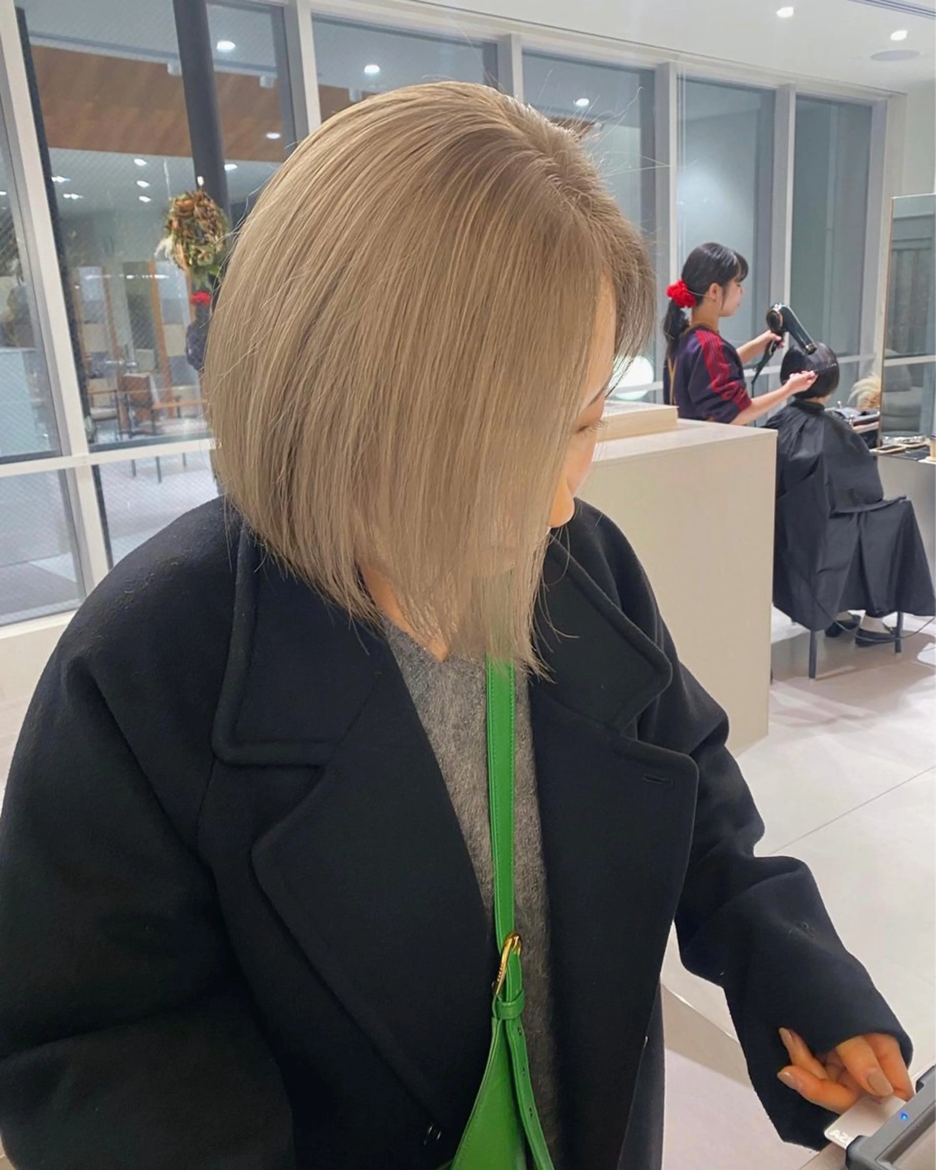 ショート カラー ベージュカラー ブリーチ 高発色ブリーチ/ ハイレイヤー🪽aiのヘアスタイル