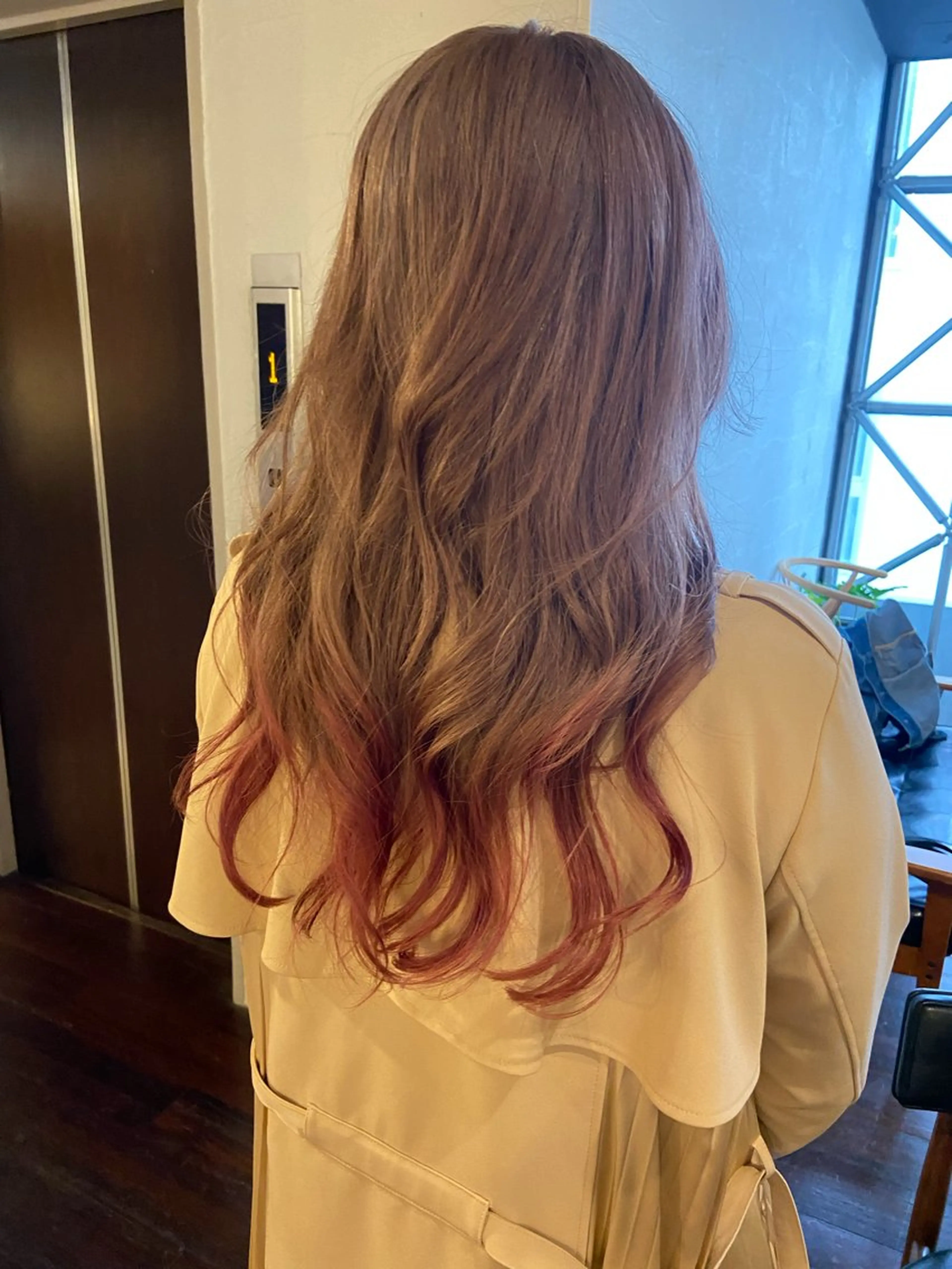 セミロング カラー カット ヘアカラー トリートメント aW HAIRカンノ カナエのヘアスタイル