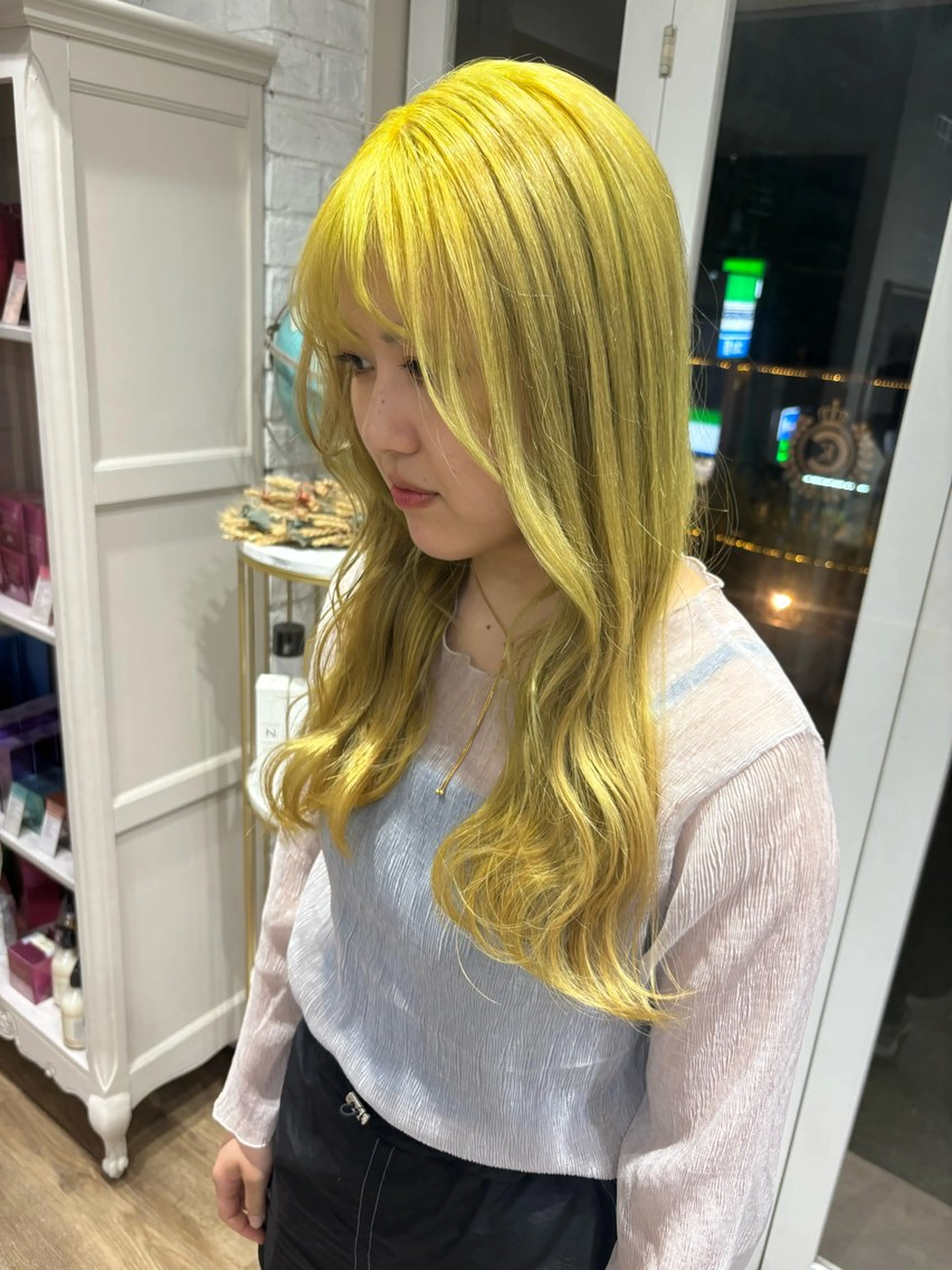 ロング カラー ベージュカラー ブリーチ ブラウンカラー ハイトーンカラー イルミナカラー Risa🐈‍⬛/ グレージュ/透明感のヘアスタイル