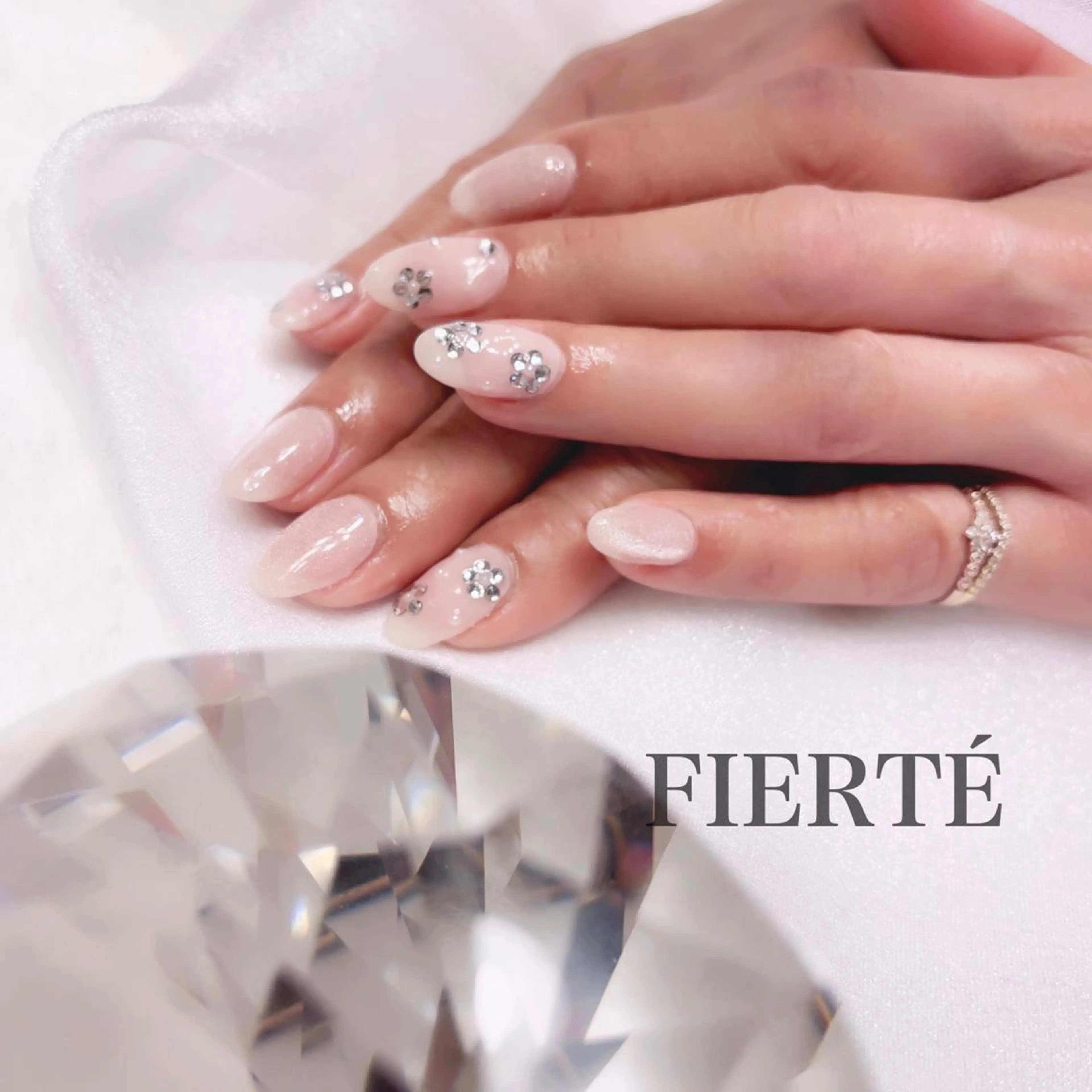 ネイル キラキラネイル マグネットネイル ハンドネイル FIERTÉ所属・FIERTÉ Miyuのネイルデザイン