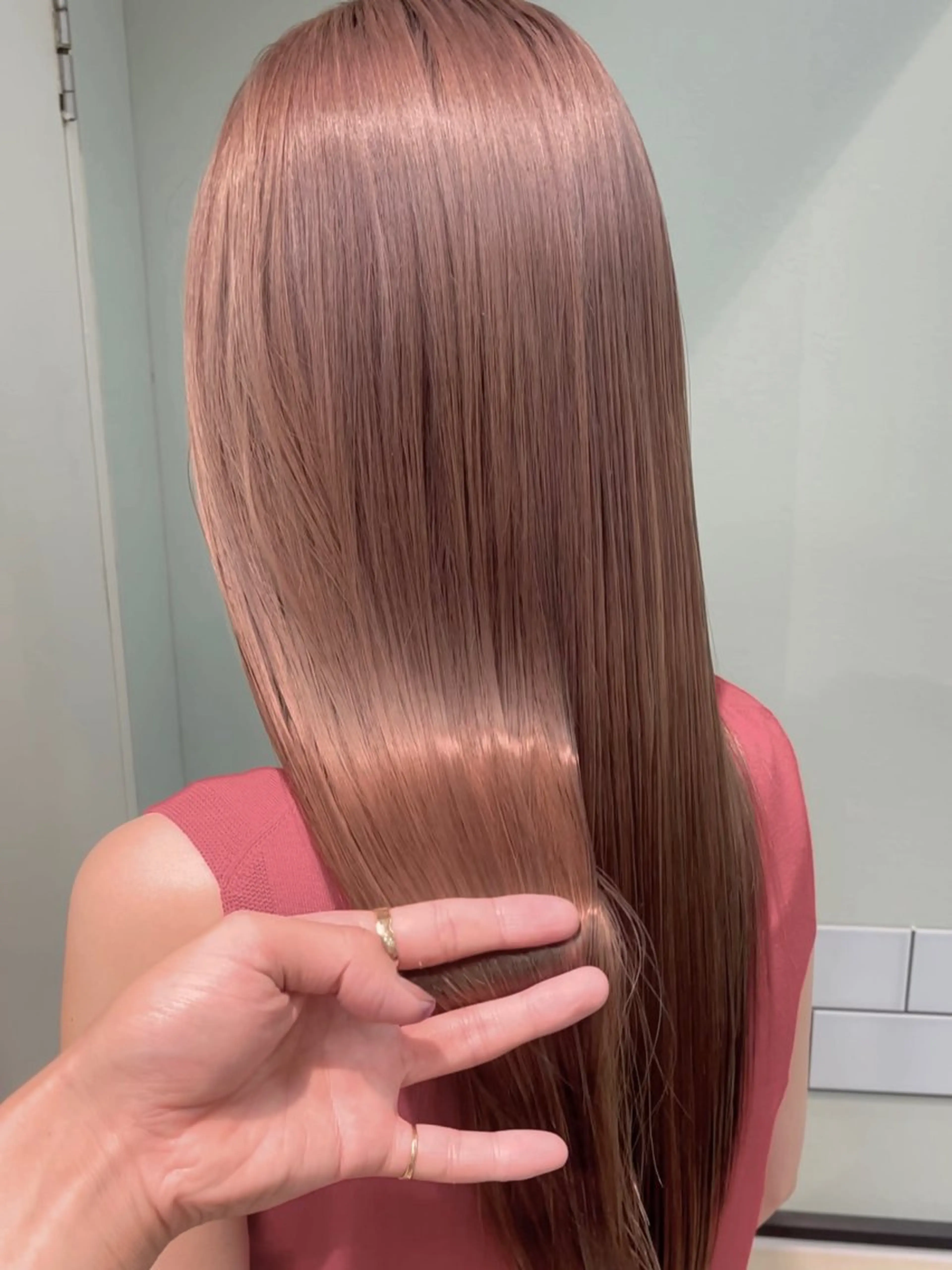 光に透ける透明感カラー & 3stepトリートメント&前髪カットの写真