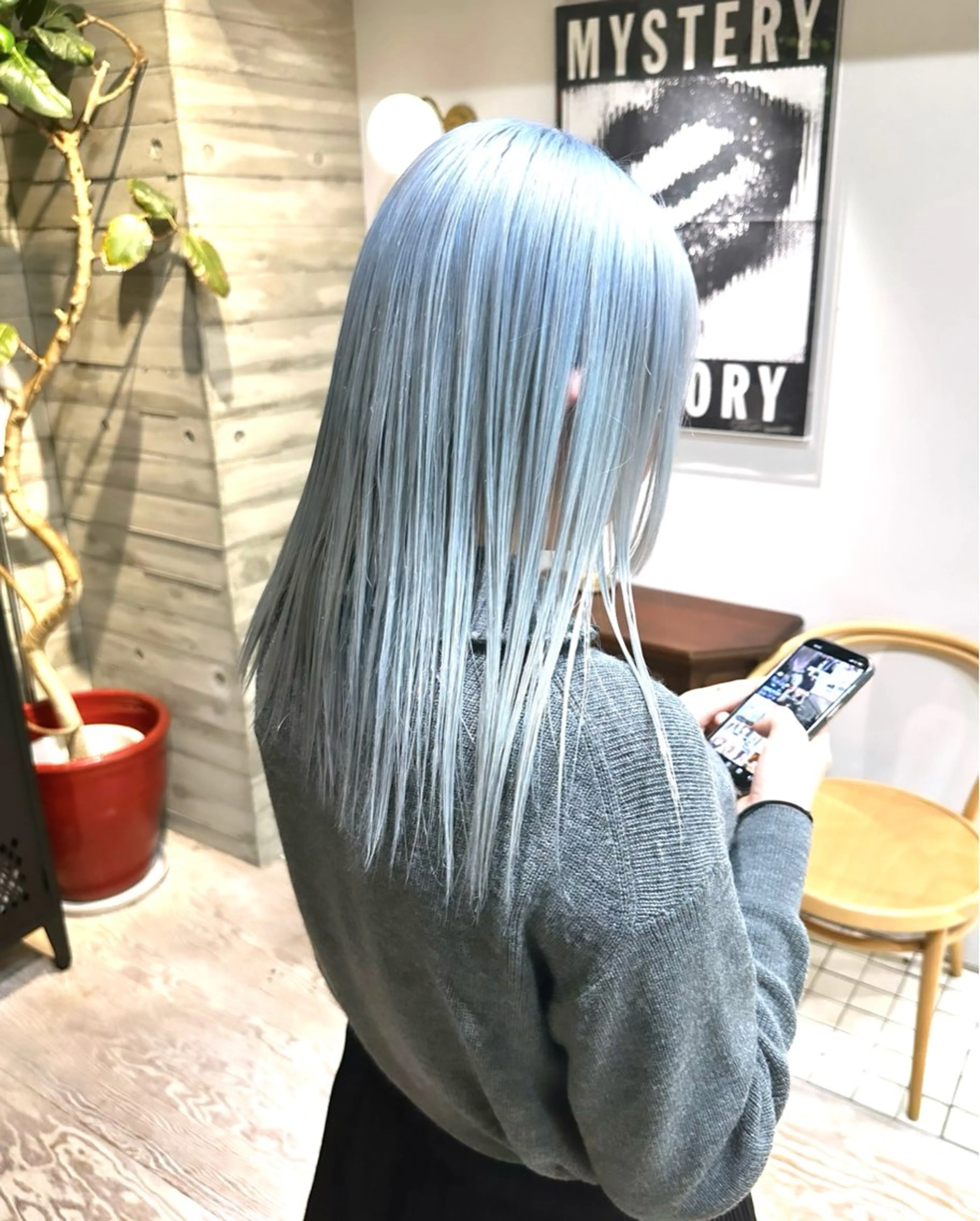 カラー 抜きっぱなしブロンド ササキカズマのヘアスタイル