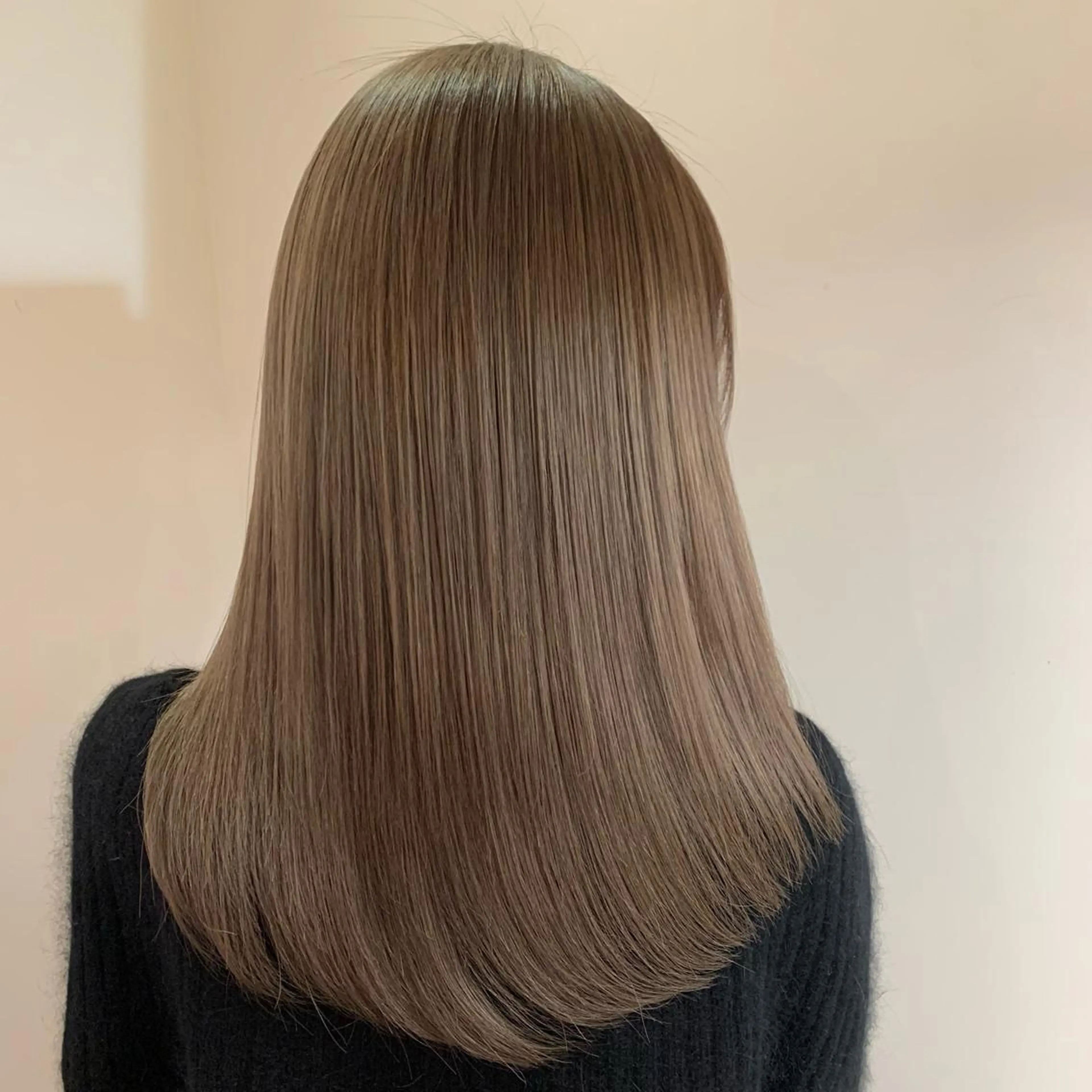 ロング Ｖｉｏｔ  銀座 樋口 桃佳のヘアスタイル