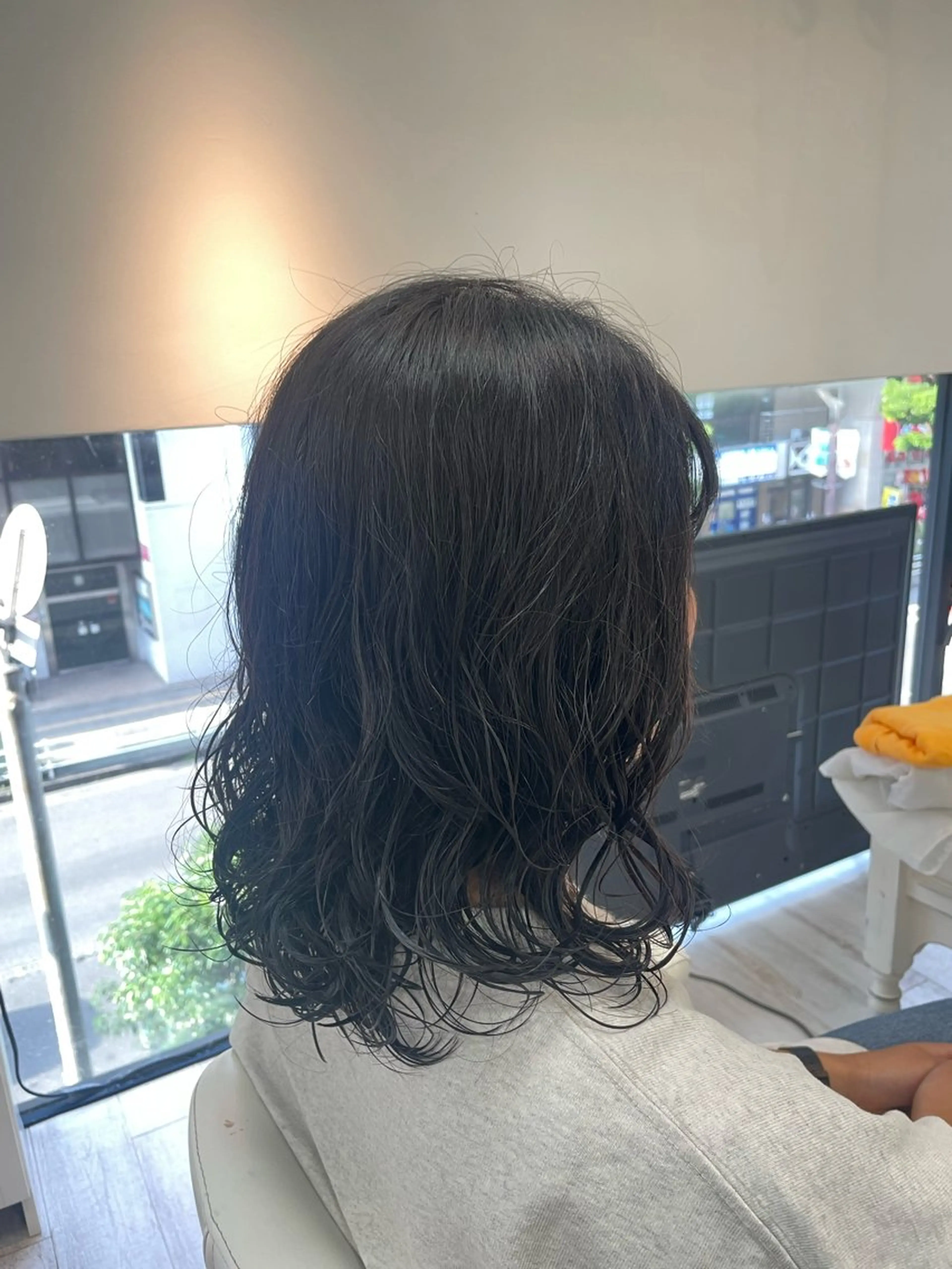 ミディアム ミディアムパーマ カット パーマ 新籾 尚哉のヘアスタイル