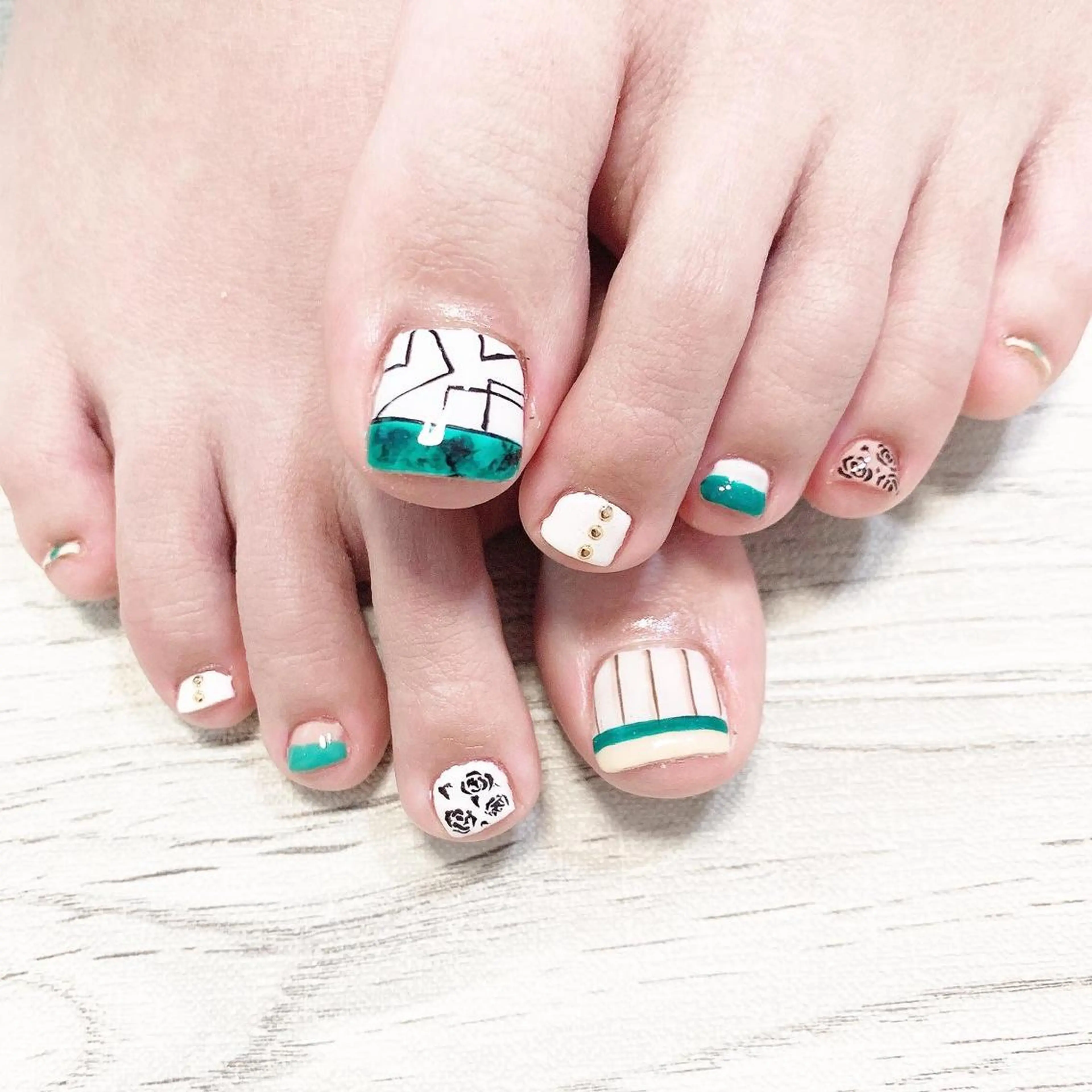 ネイル ハンドネイル フットネイル Adite nailのネイルデザイン