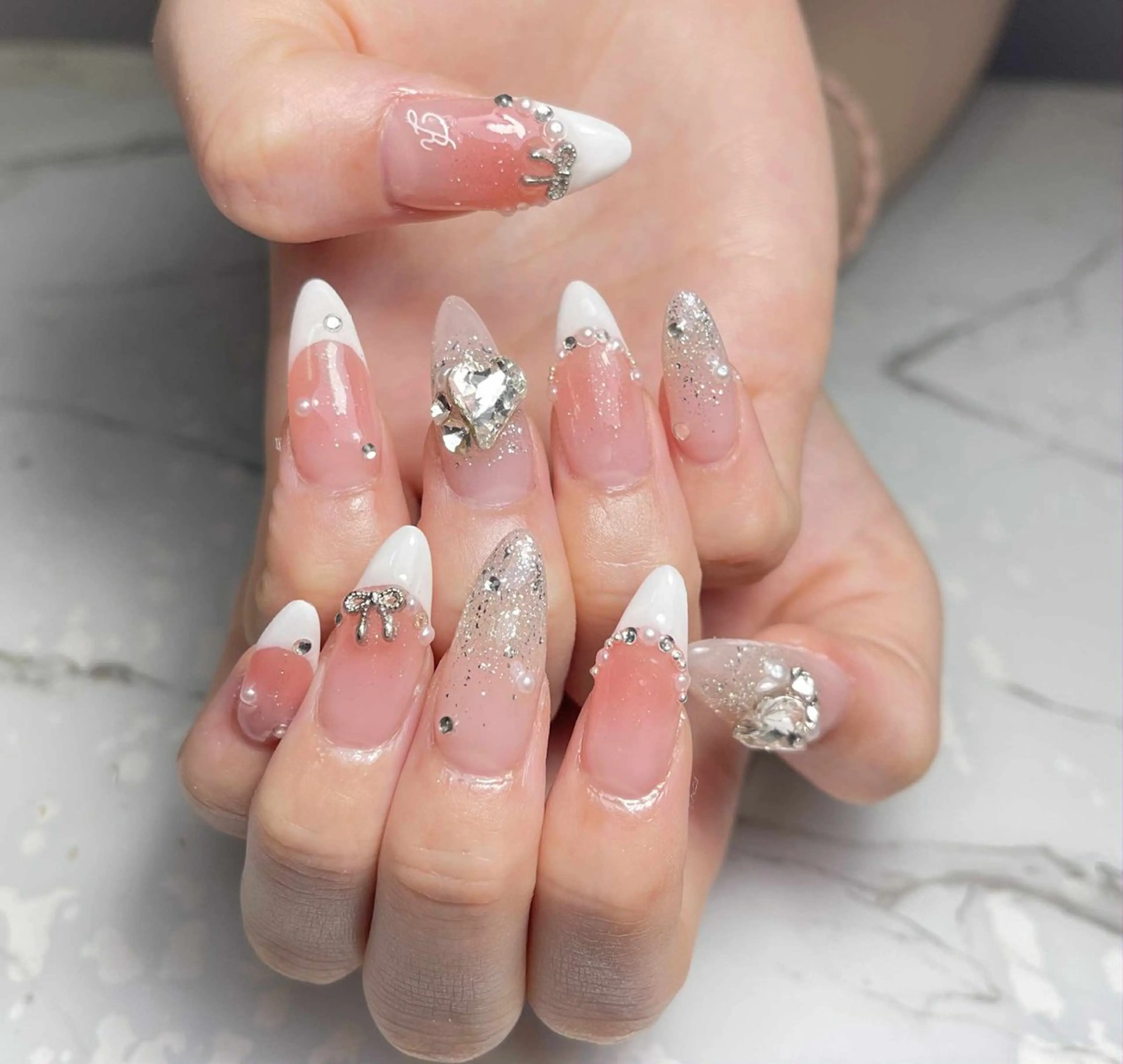 ネイル ハンドネイル 💕鈴木ユリ パラジェル/オフ無料のネイルデザイン