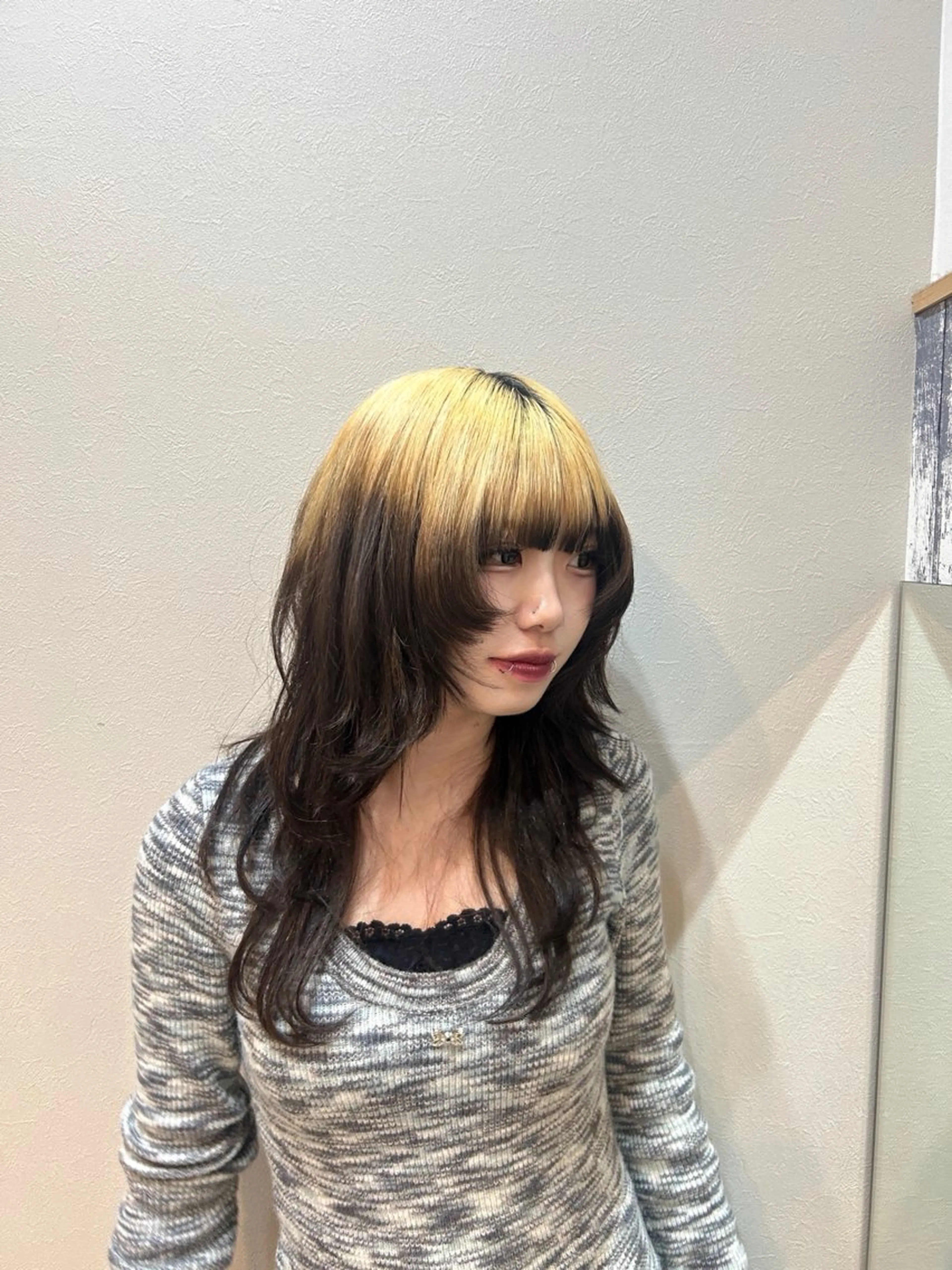 ロング Agu hair rojet所属・Ryujiハイトーン /デザインカラーのヘアスタイル