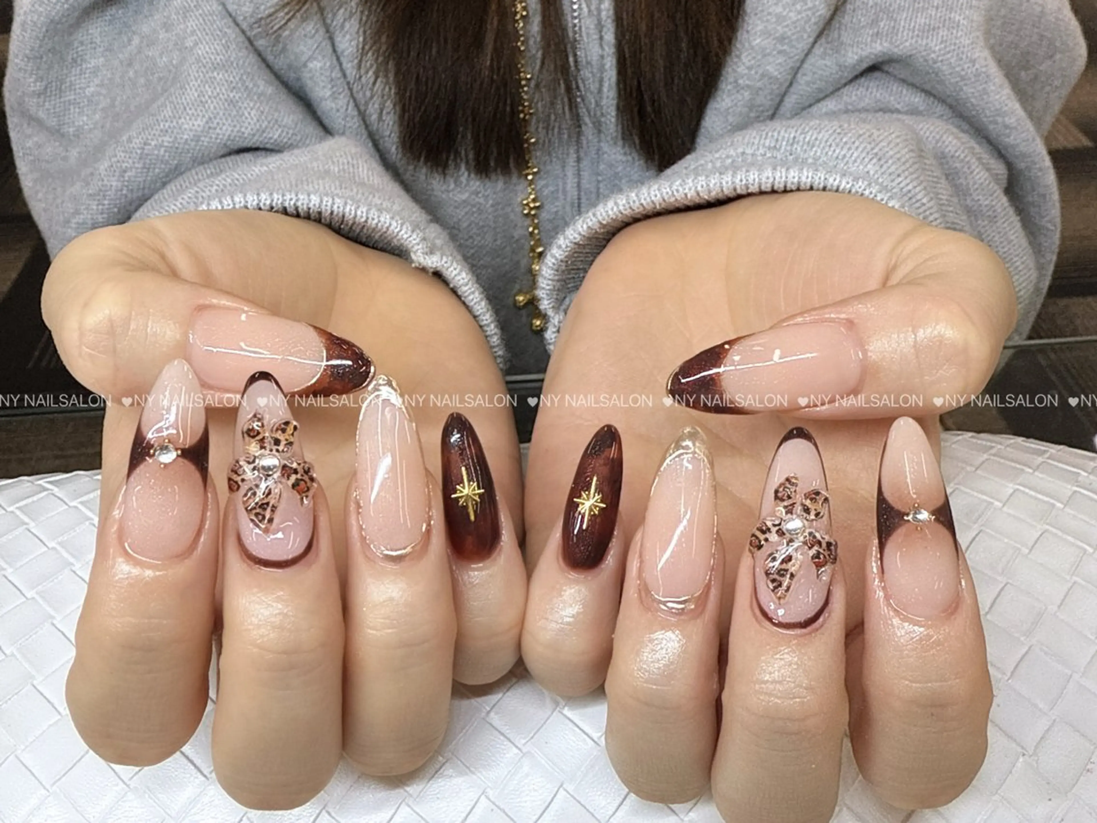 ネイル 長さ出し フットネイル フレンチネイル ジェルネイル ガーリー ハンドネイル NYネイルサロン　千葉中央店所属・NYネイルサロン 千葉中央店のネイルデザイン