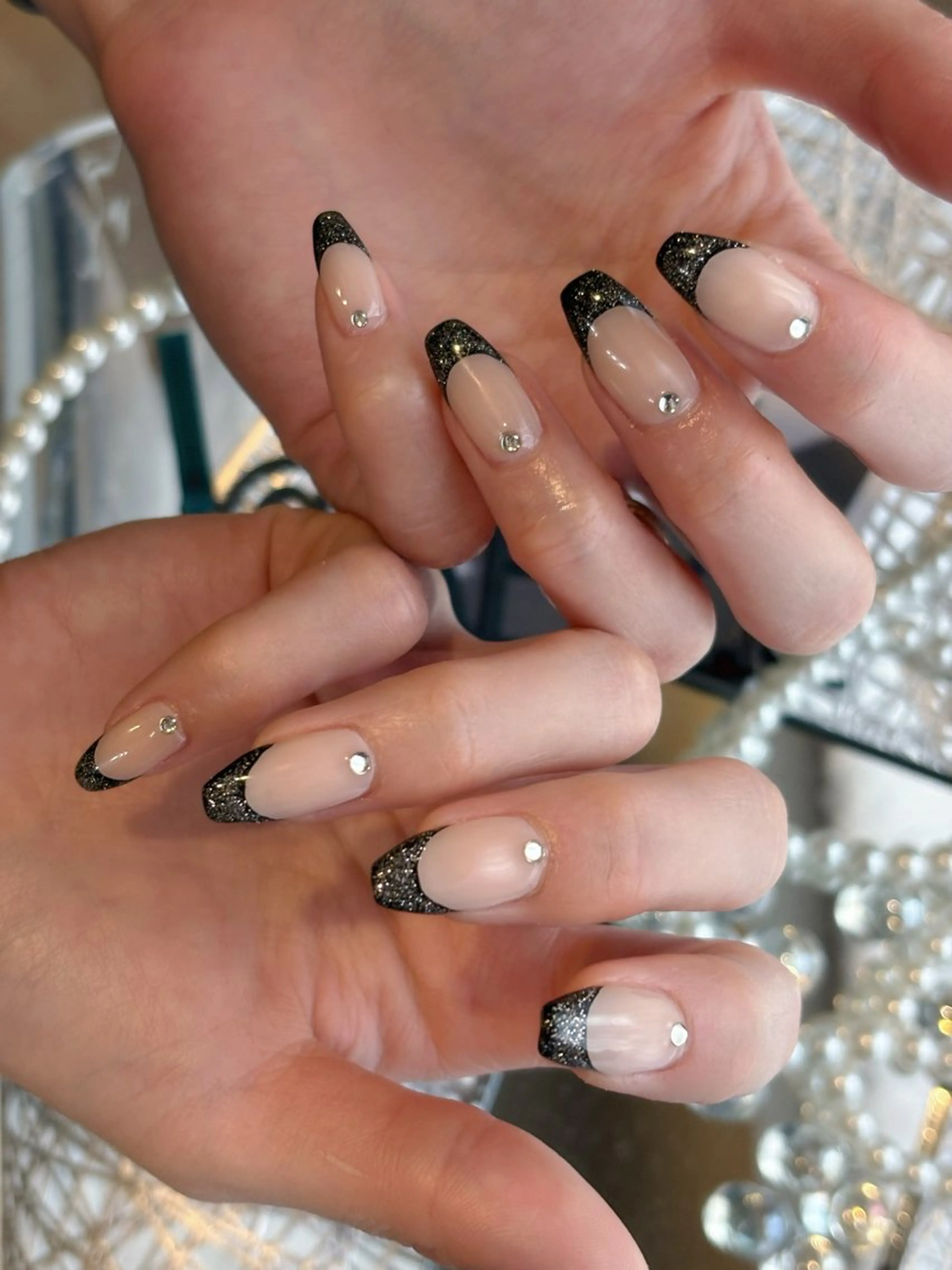 ネイル フラッシュネイル フレンチネイル ハンドネイル .8 HAREのネイルデザイン