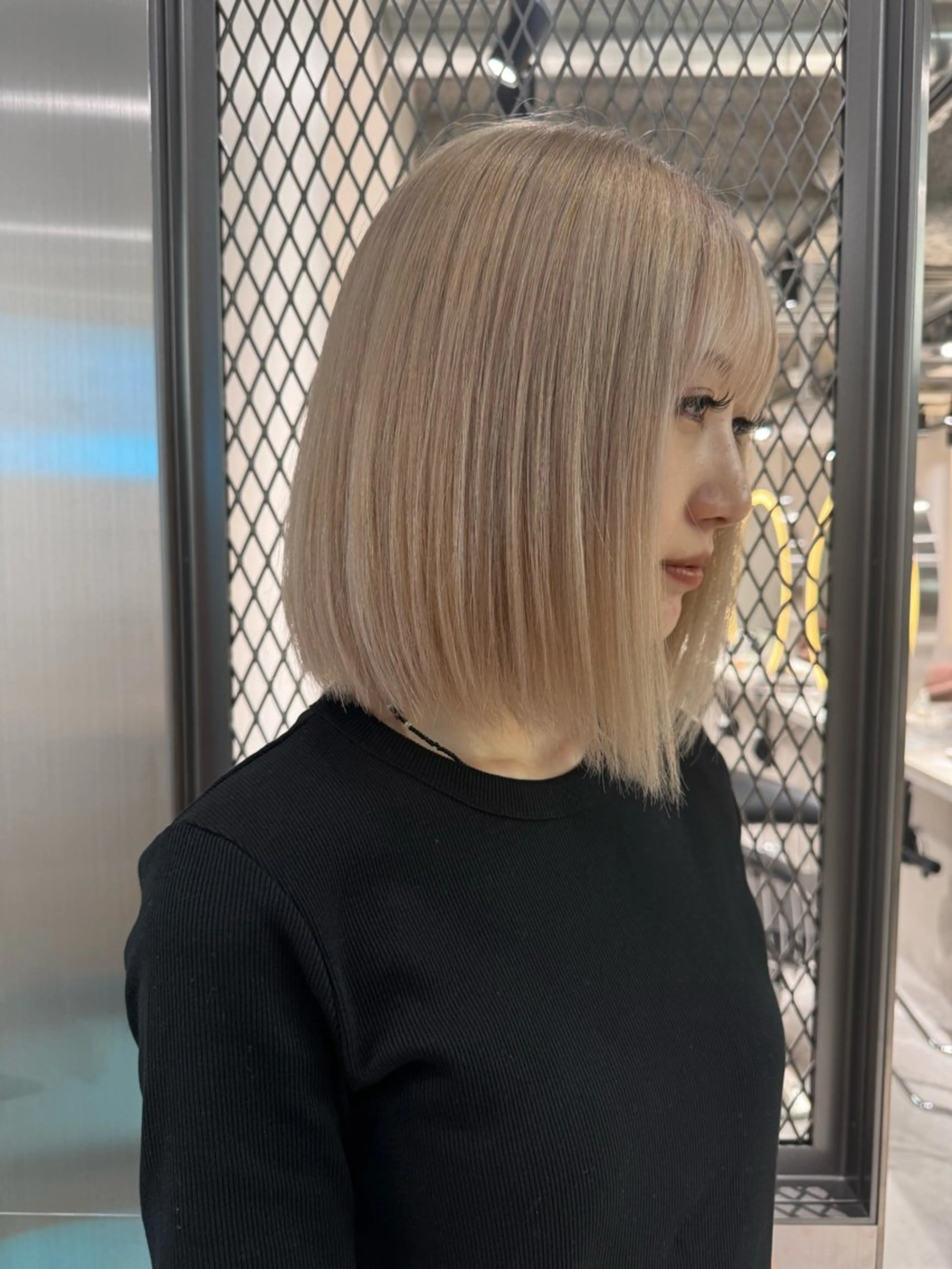 ミディアム カラー ブリーチ ハイトーンカラー ヘアカラー ハイトーン特化🤍/ 韓国ボブ / ハルナのヘアスタイル