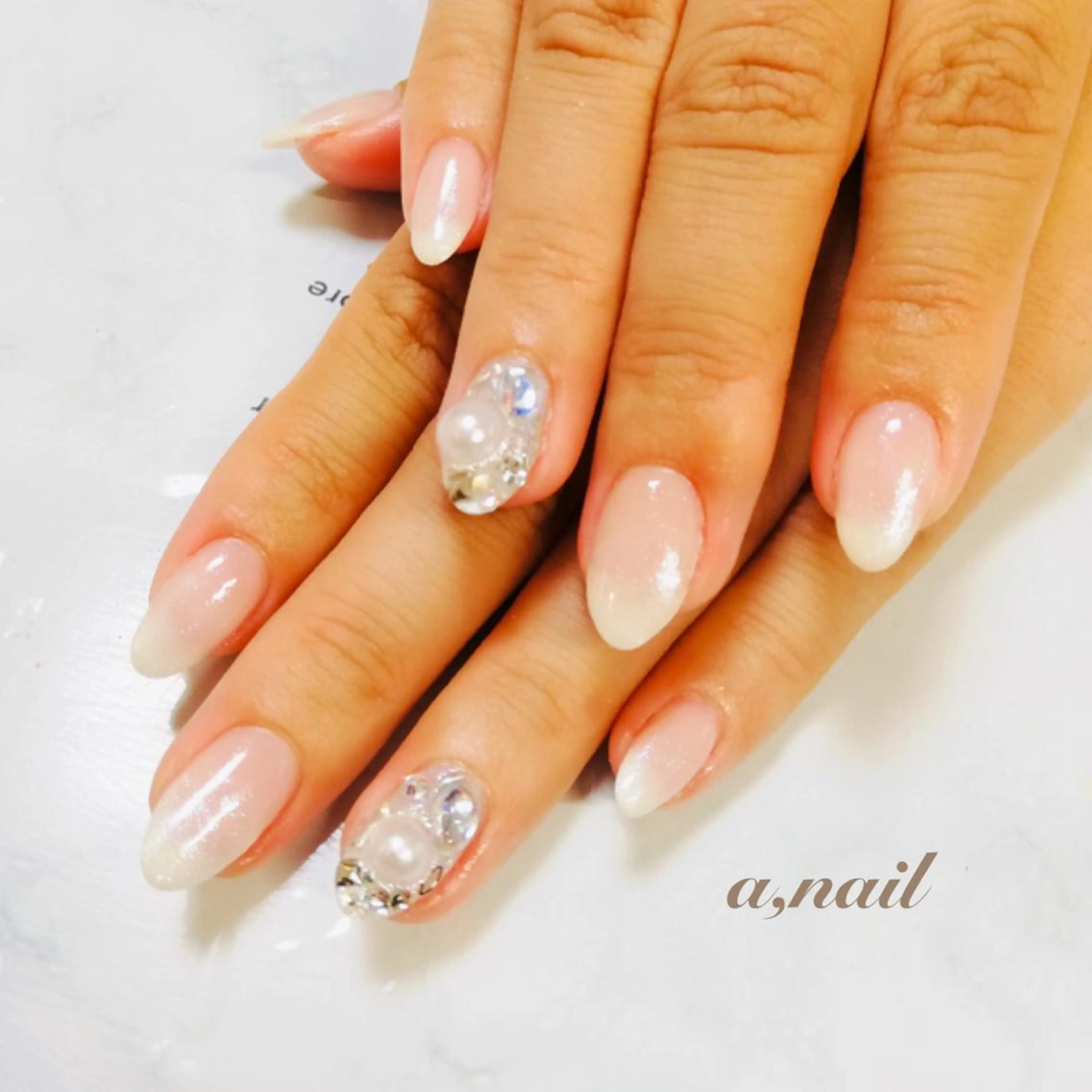 ネイル アートネイル フットネイル ジェルネイル グラデーション ワンカラーネイル ハンドネイル ネイルサロン エーネイルのネイルデザイン