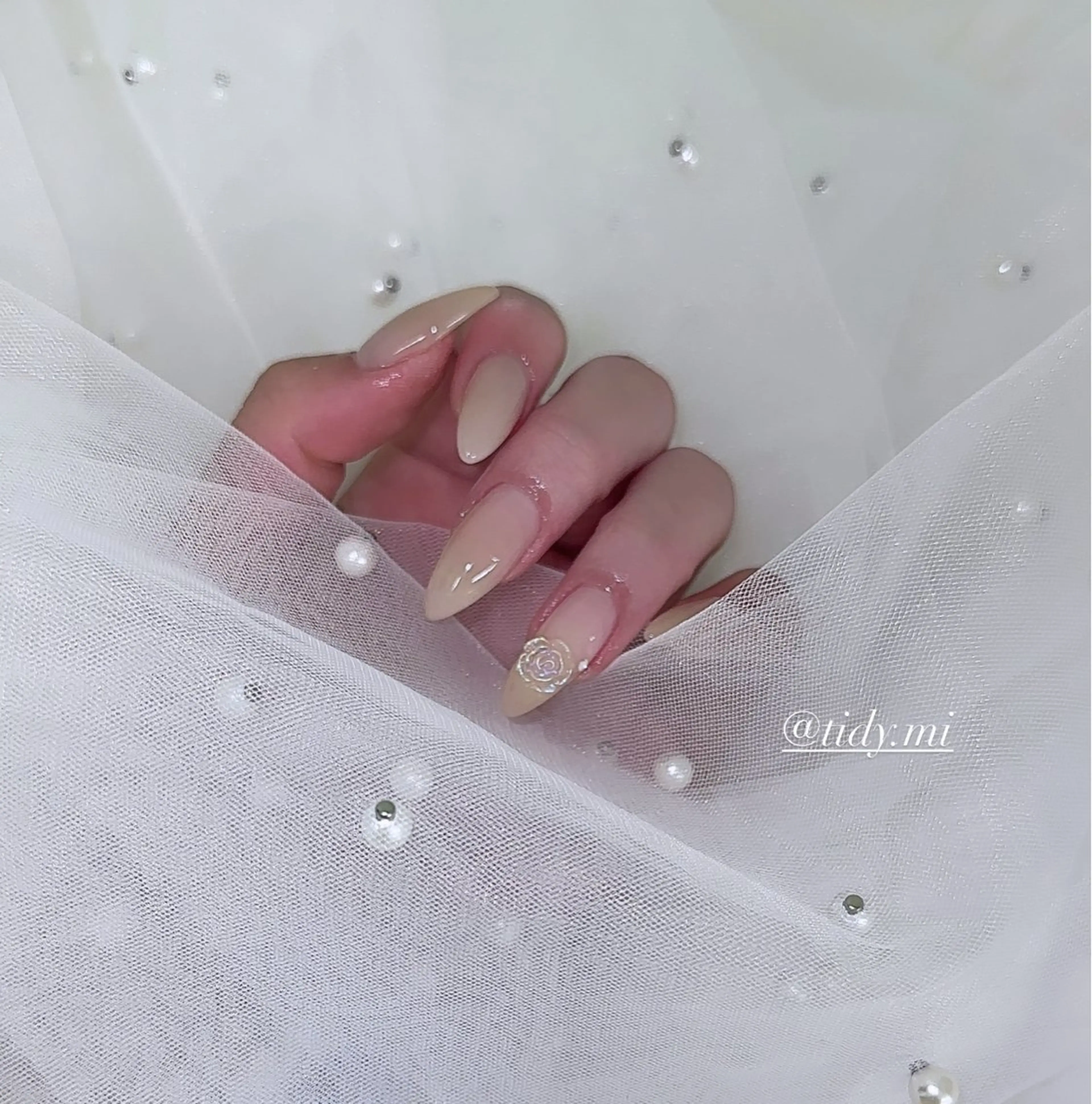 ネイル ブラウン ジェルネイル キラキラネイル オフィスネイル ワンカラーネイル TIDY M&Mのネイルデザイン