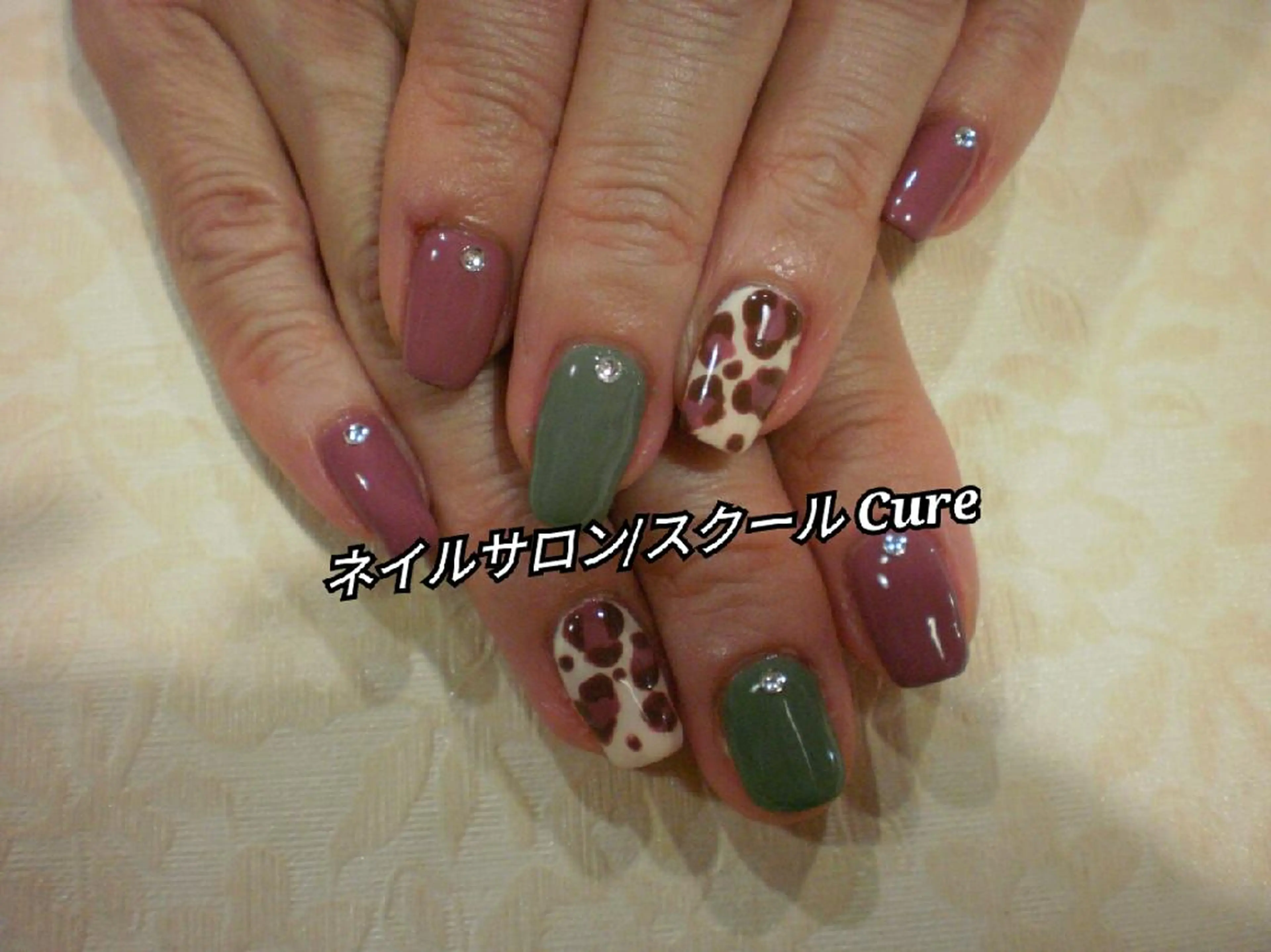 セミロング ネイル ハンドネイル ネイルサロン Cureのネイルデザイン