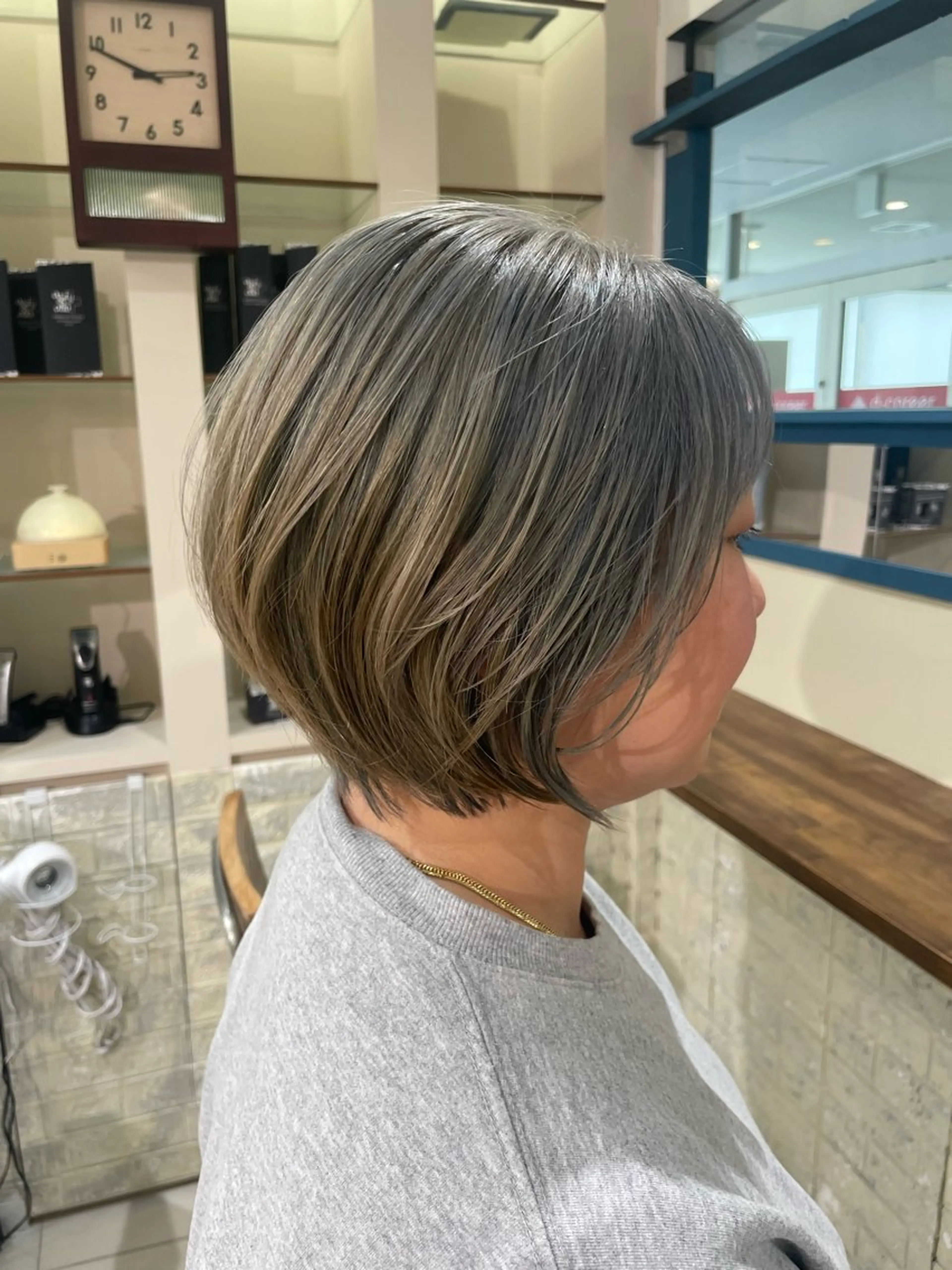 ショート luck みうのヘアスタイル