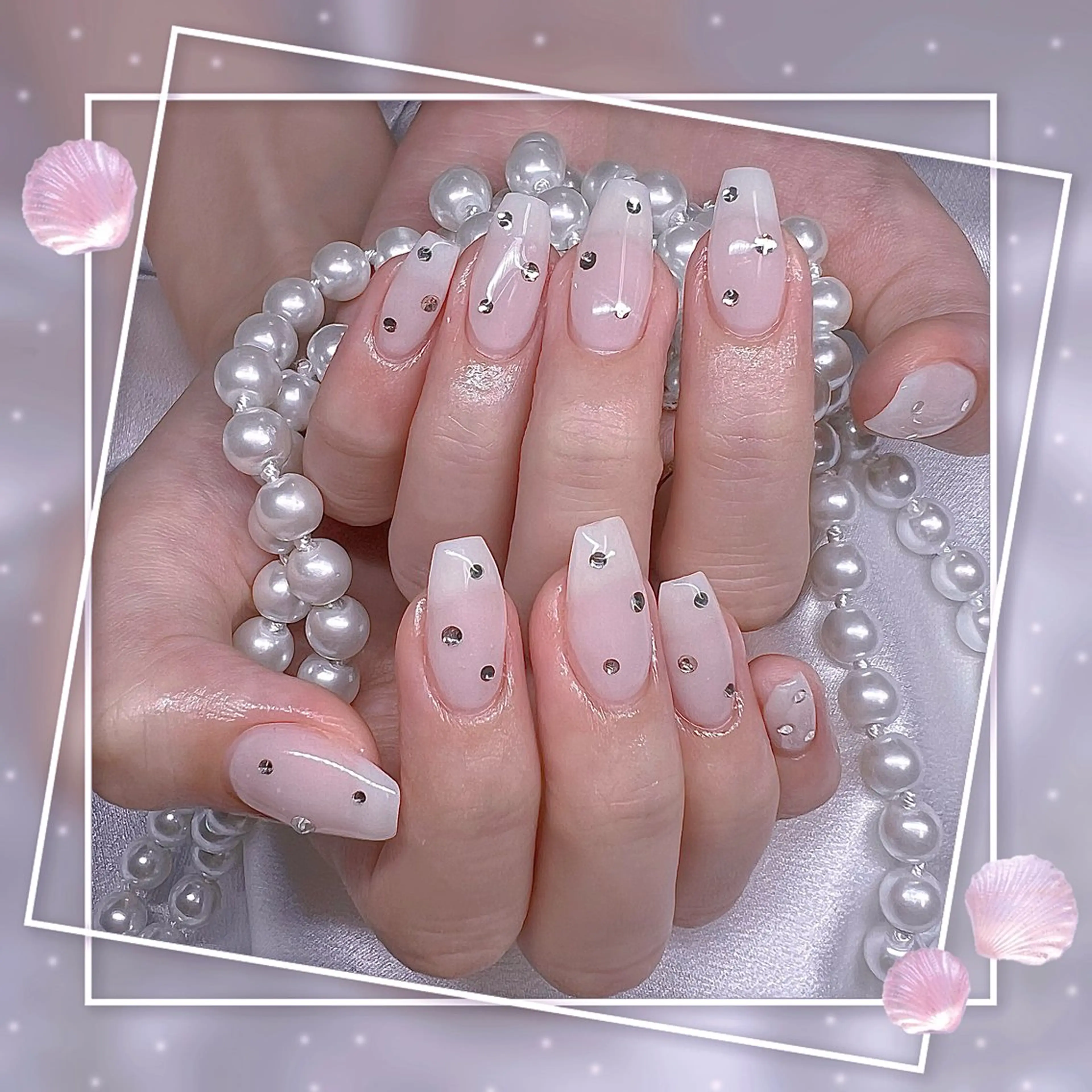 ネイル フレンチネイル グラデーション キラキラネイル 韓国ネイル マグネットネイル ハンドネイル Chill Nailsalonのネイルデザイン