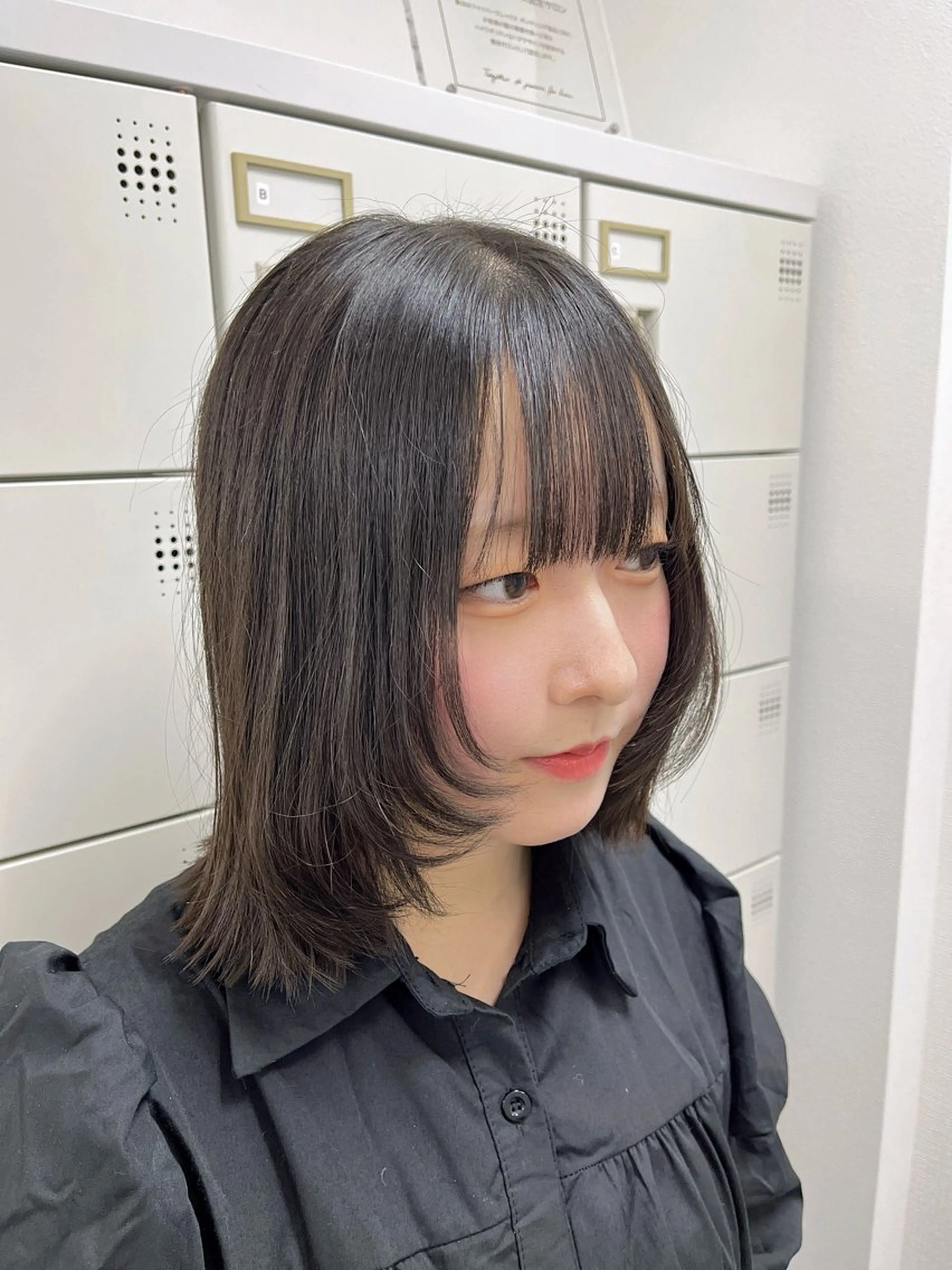 ミディアム 顔周りカット 縮毛矯正/ハイトーン /パーマ/前原汐🎐のヘアスタイル