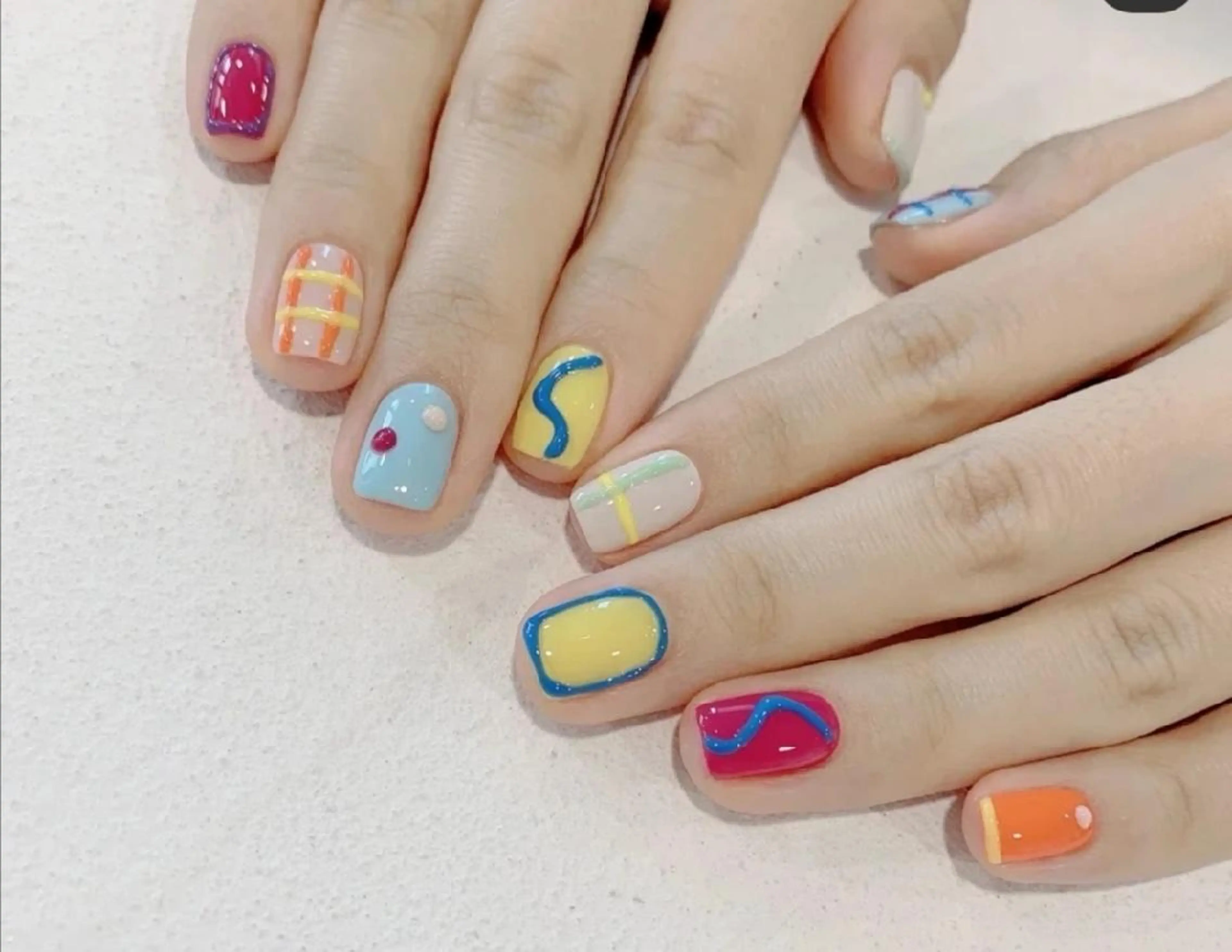 ショート ネイル カジュアル ネイリストゆか💅 長さだし、深爪矯正のネイルデザイン