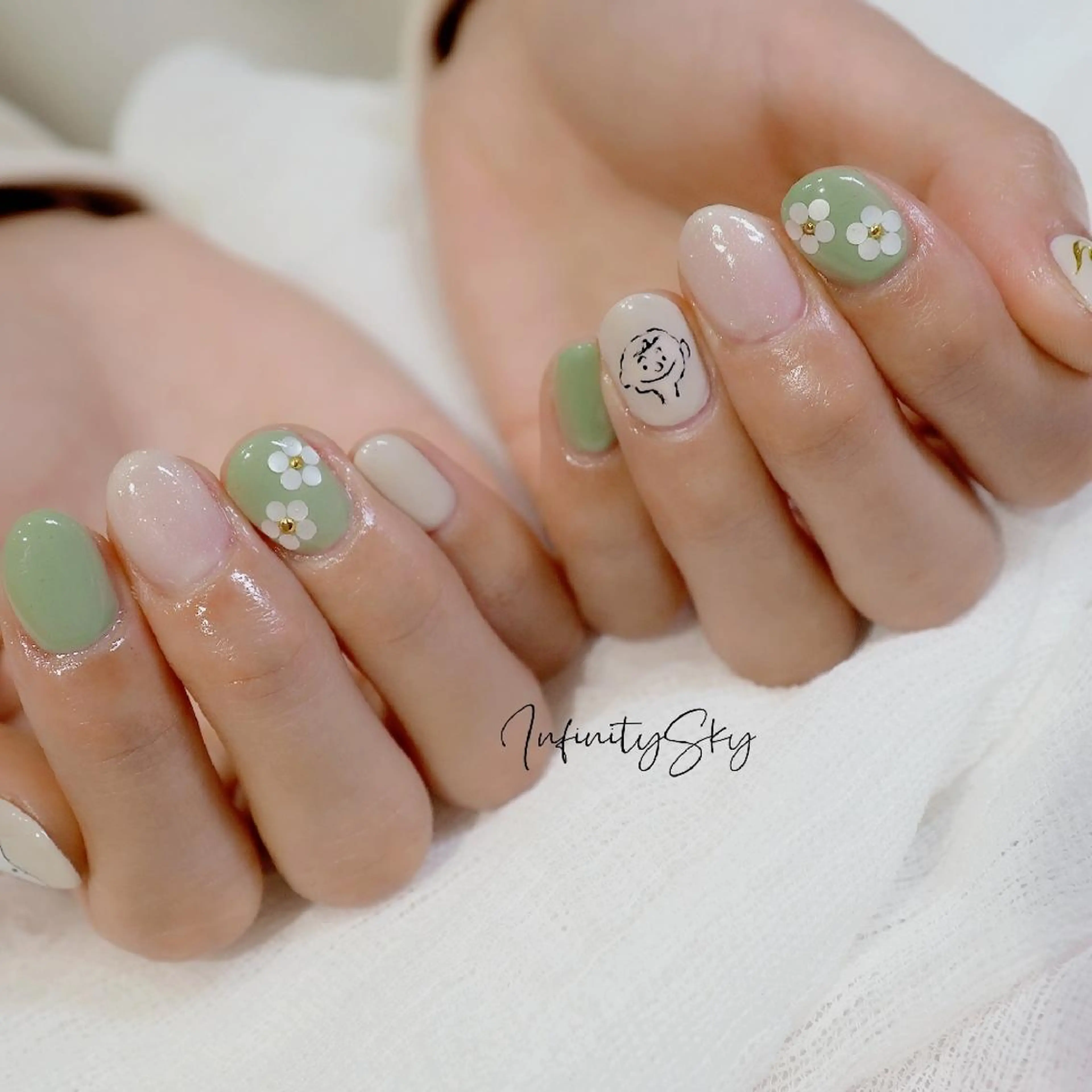 ネイル infinity skyのネイルデザイン