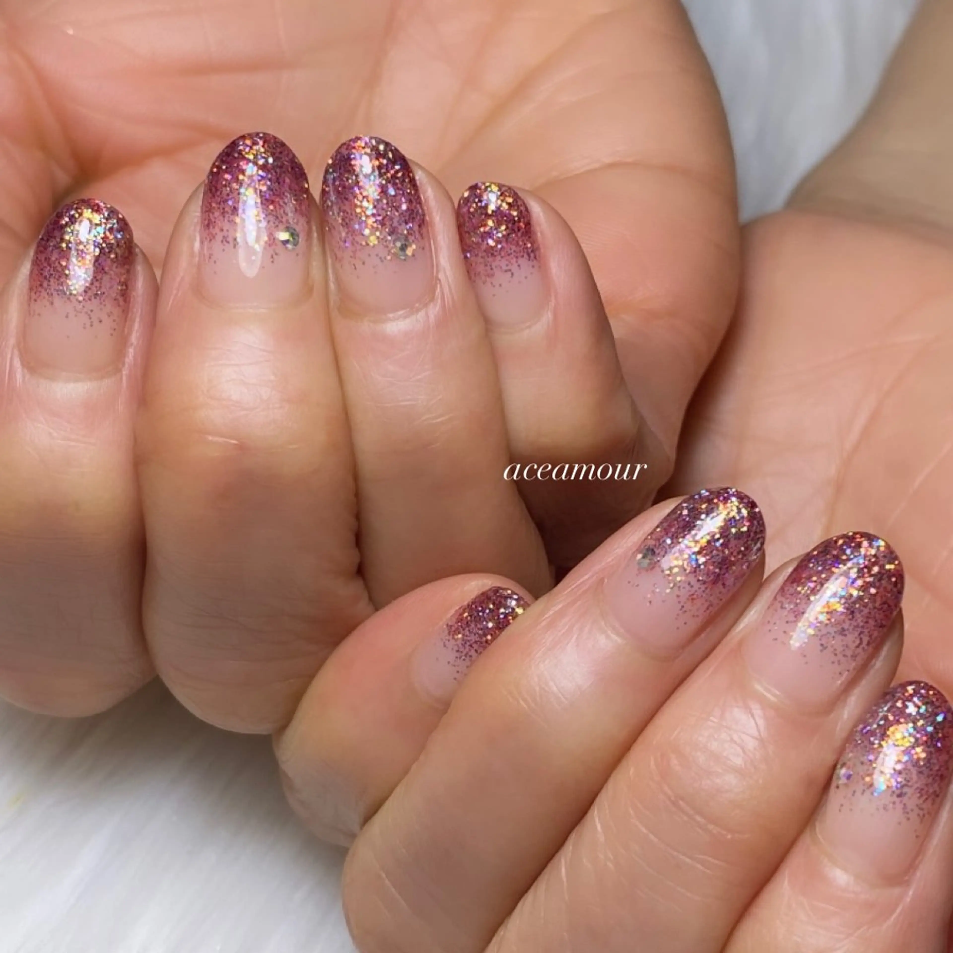 ネイル ラメ(グリッター) ラメグラデーション ピンク ネイル/耳つぼ /新ホワイトニングのネイルデザイン