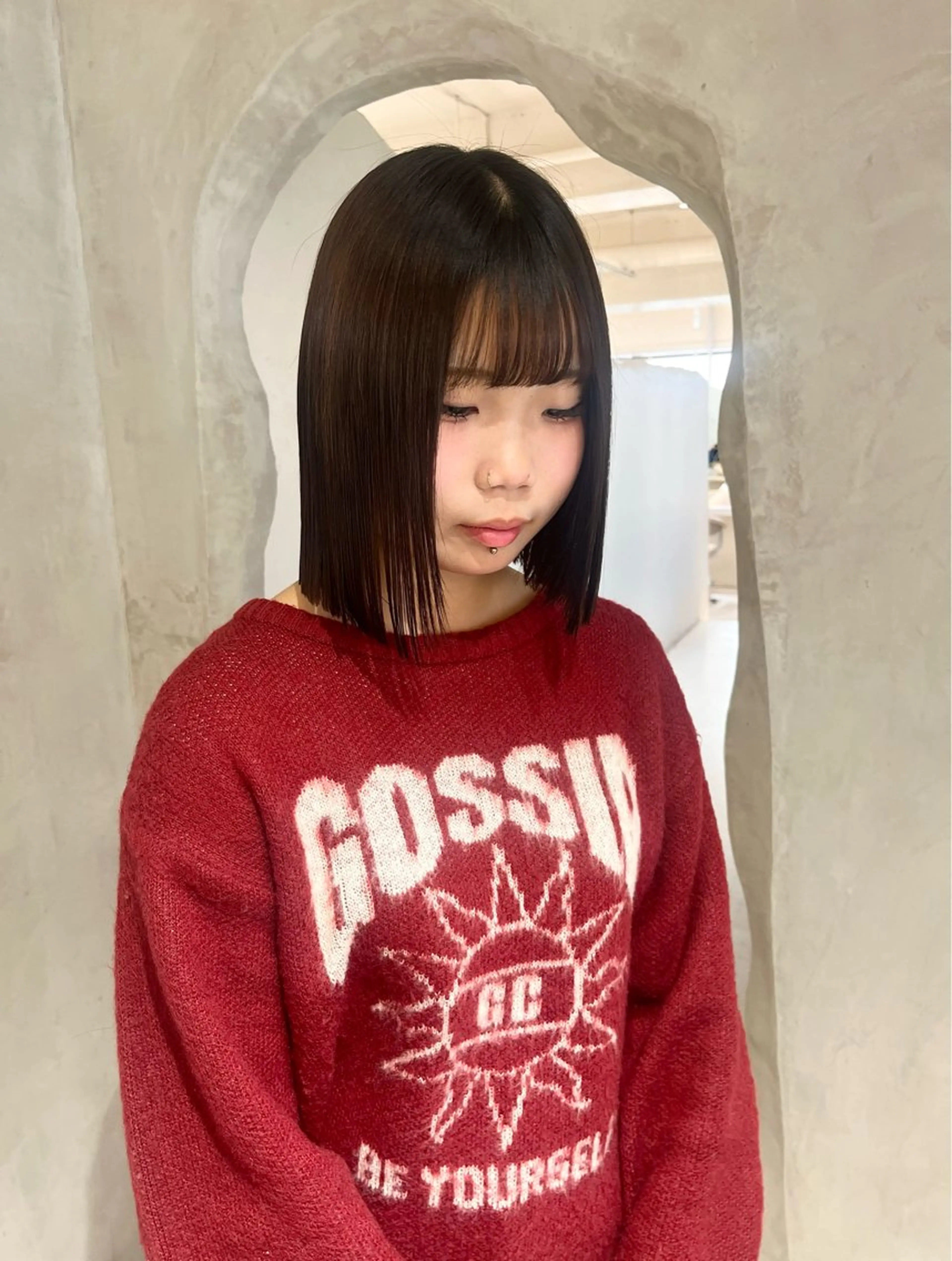 ミディアム カット effect横浜所属・切りっぱなしボブ/ 艶カラー/綾莉のヘアスタイル