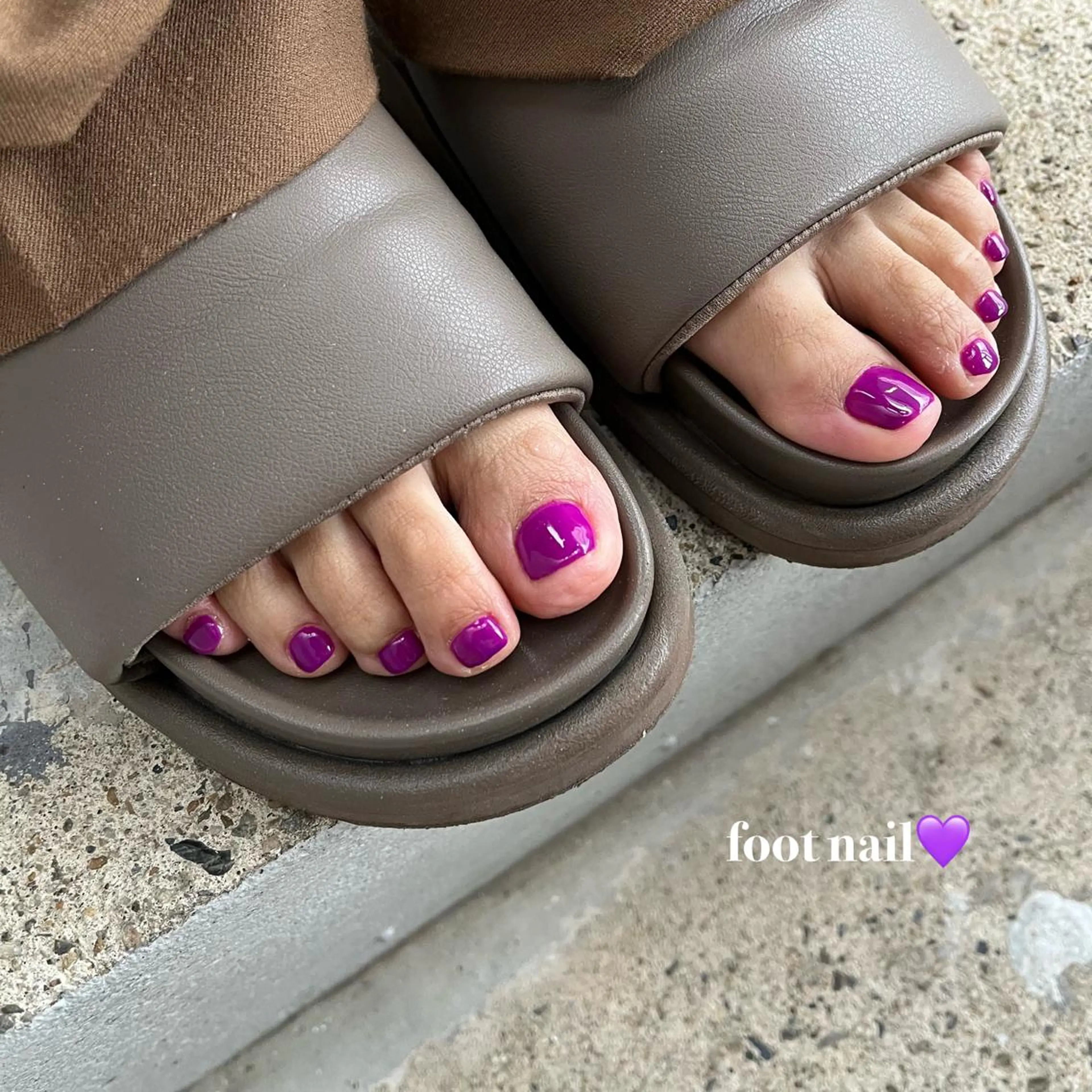 ネイル フットネイル 🤎Two ERI🤎のネイルデザイン