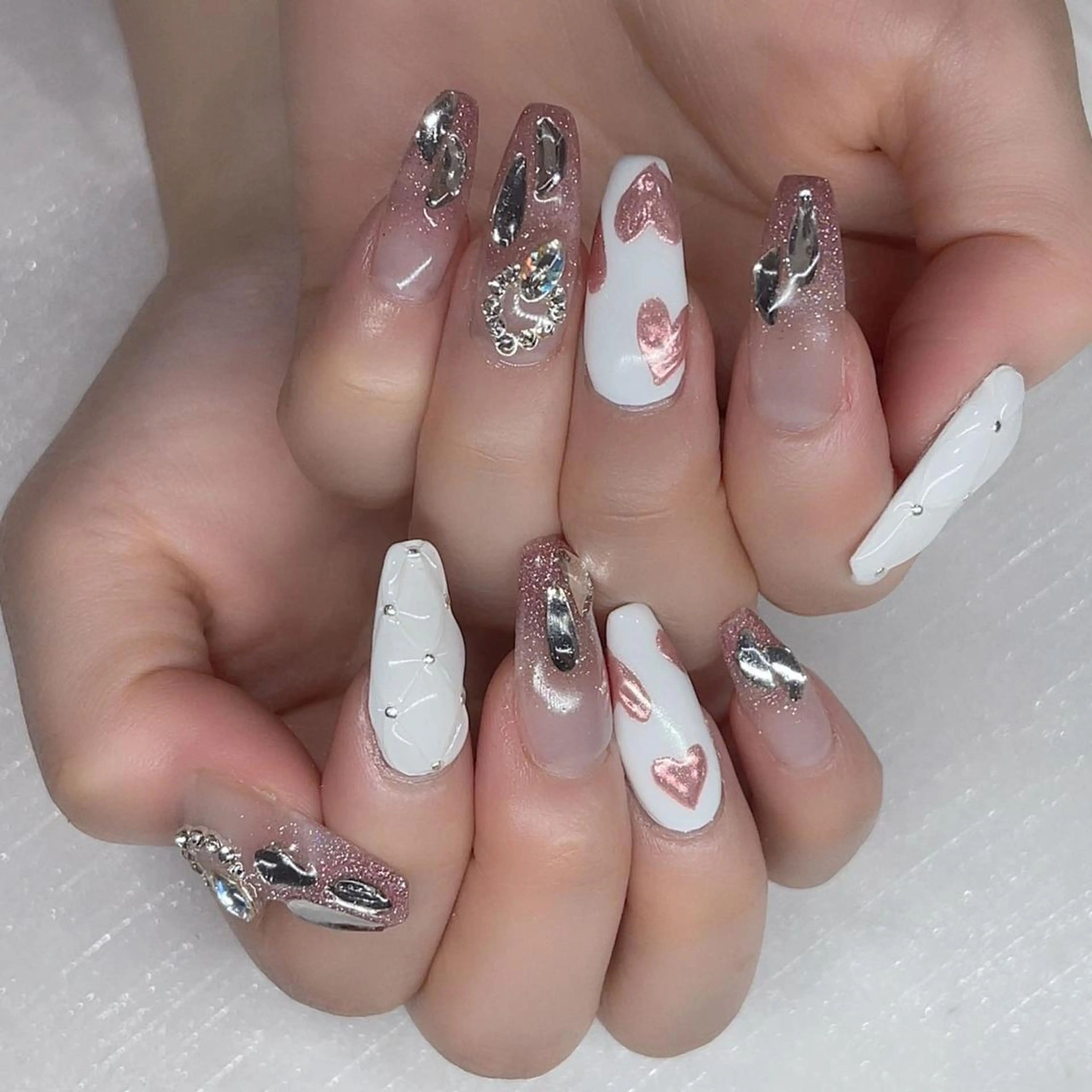 ネイル Queens みなみのネイルデザイン