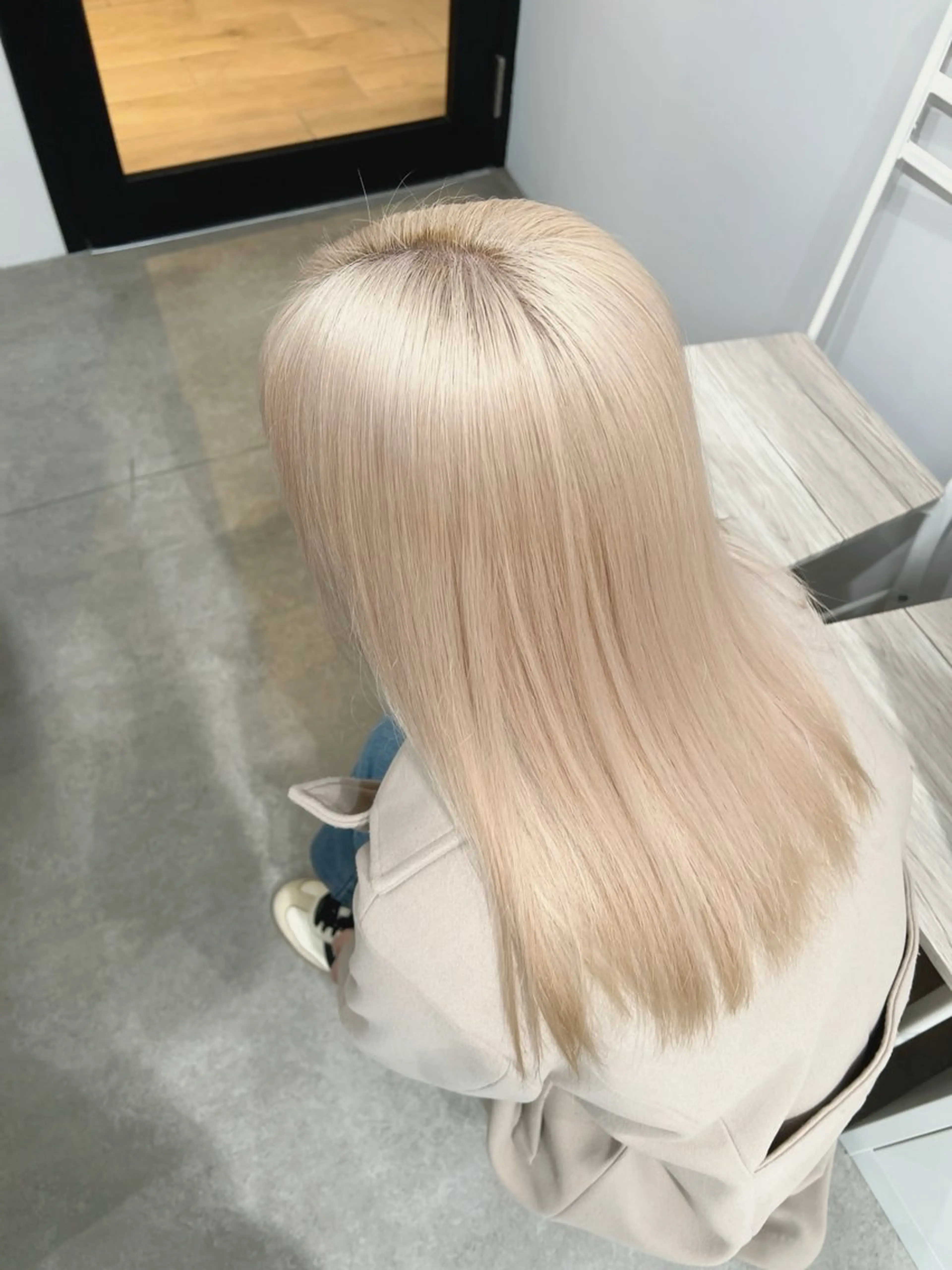 ロング カラー ベージュカラー ブリーチ ブロンド ダブルカラー シルバー カット ヘアカラー トリートメント ブリーチ/髪質改善/ レイヤー/YUTO‎のヘアスタイル