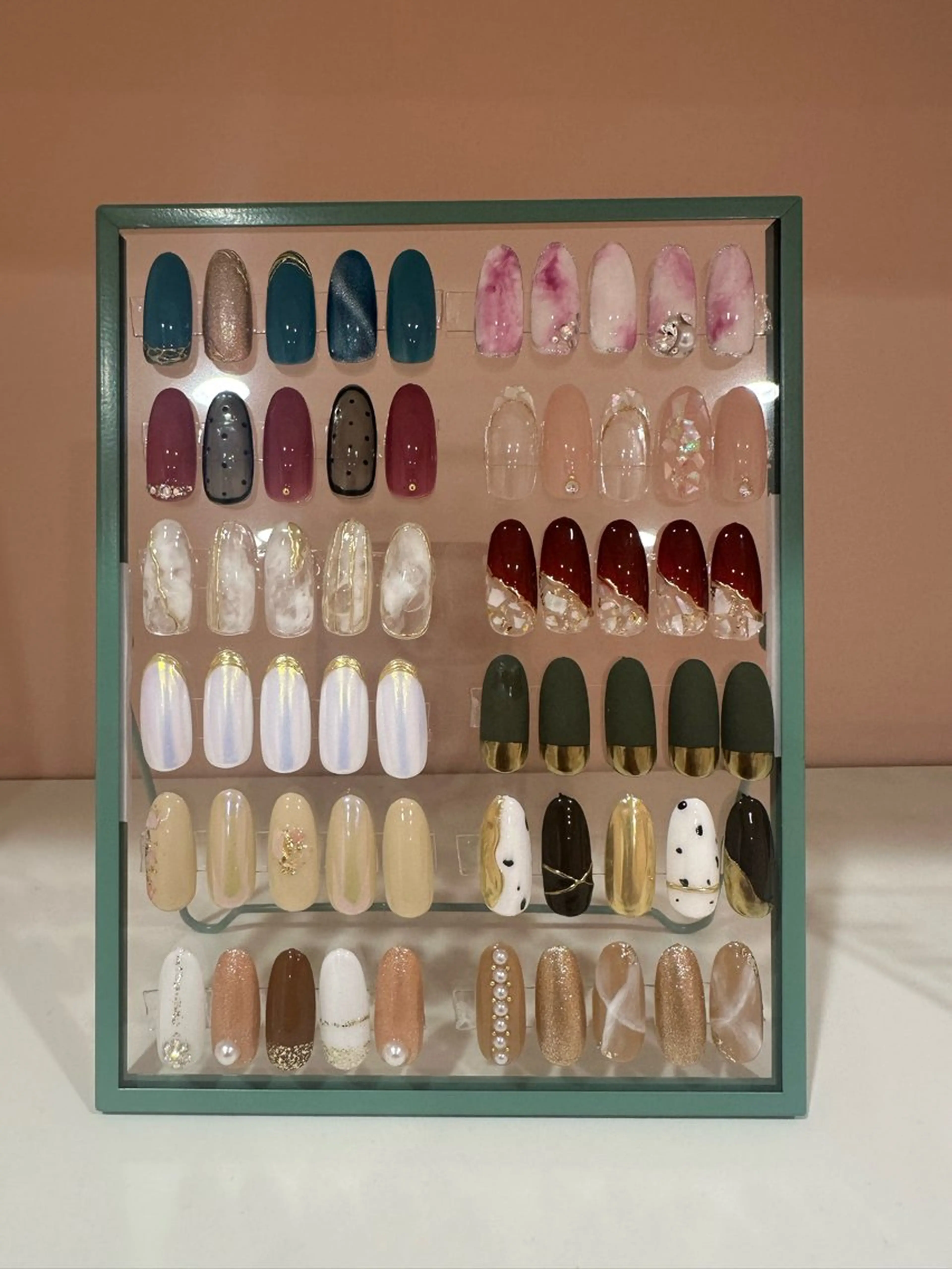 ネイル She Nail studio原宿店所属・akari原宿 プライベートサロンのネイルデザイン