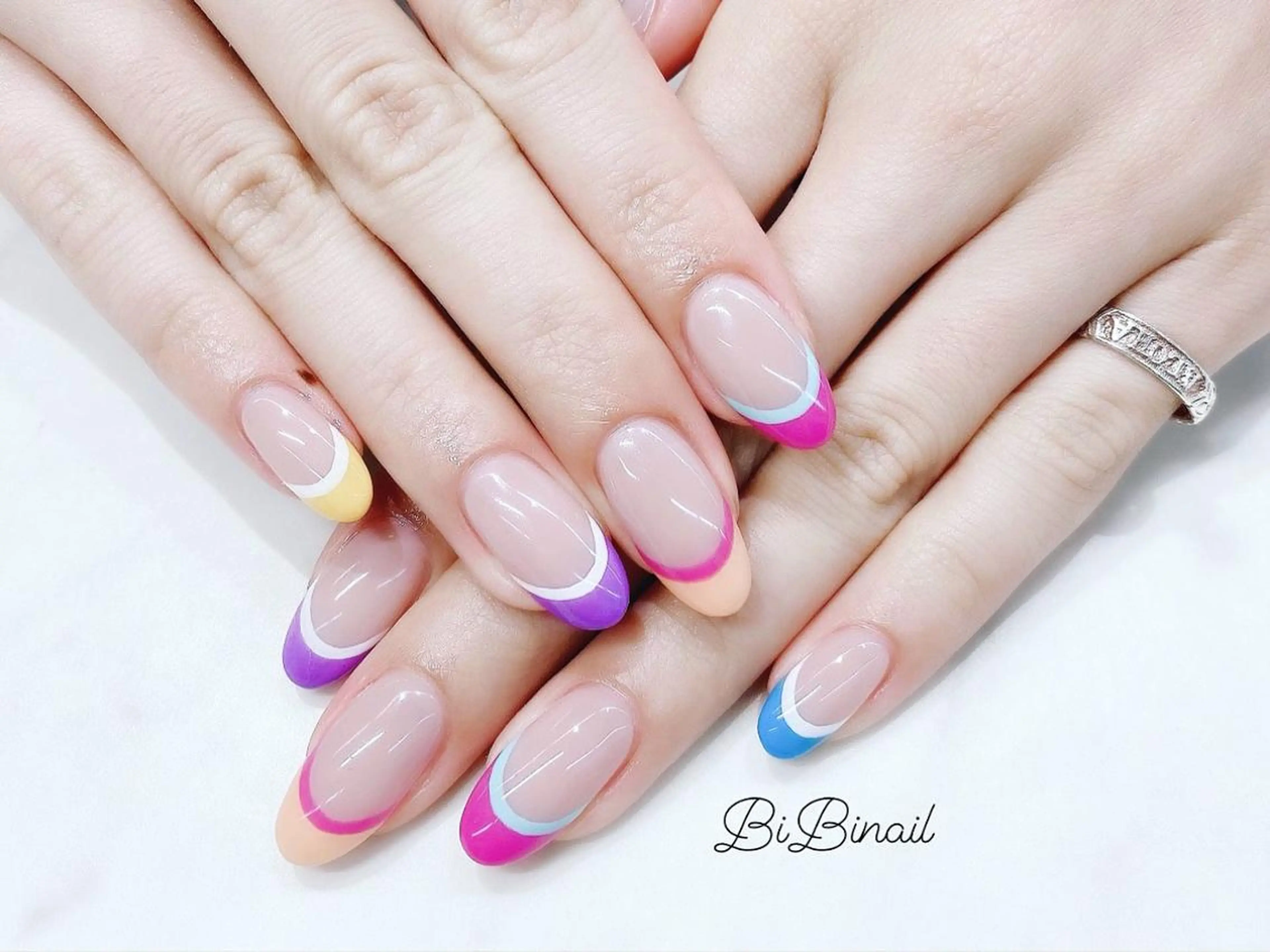 ネイル フレンチネイル ハンドネイル purple hair design所属・Sumi Tomoのネイルデザイン