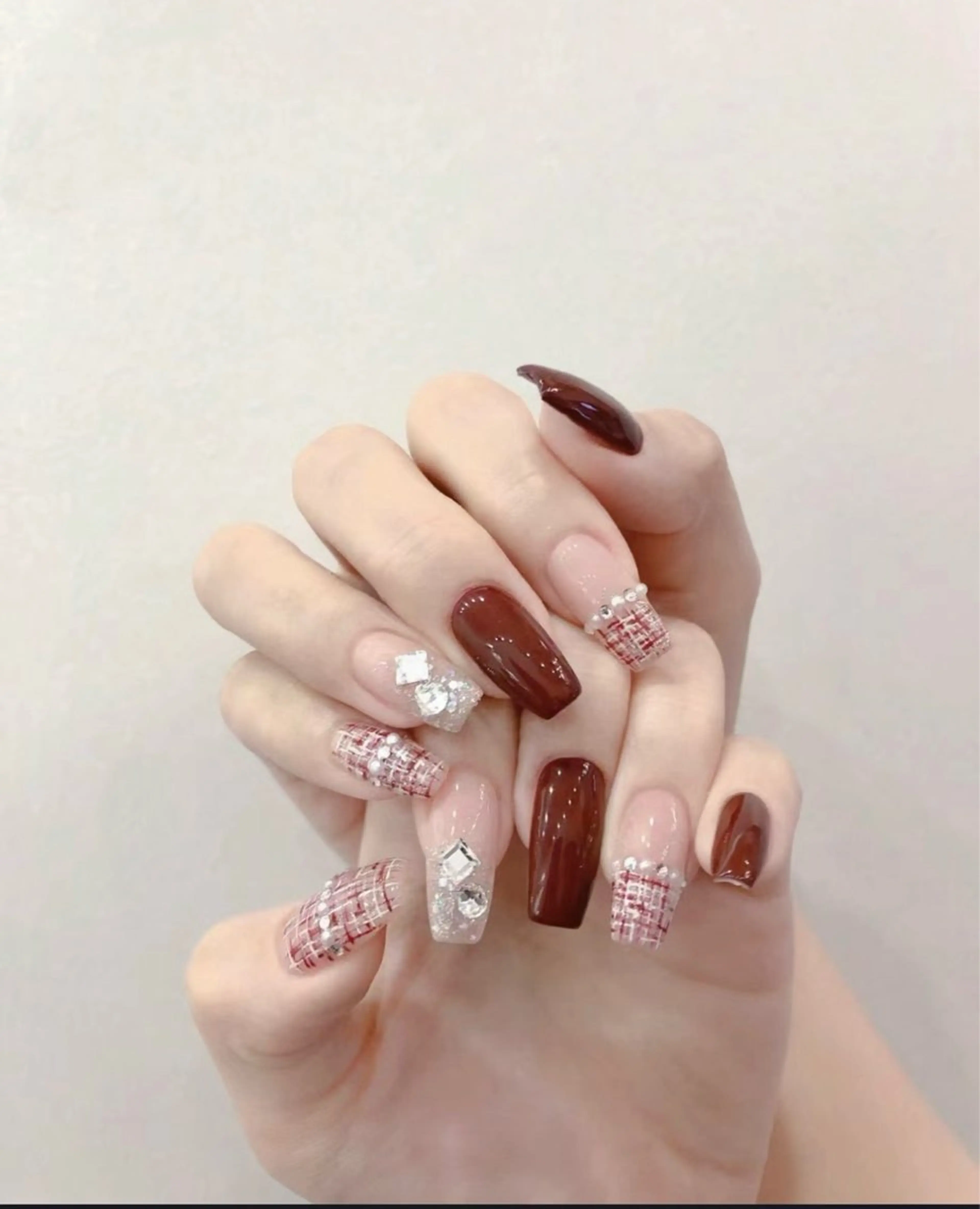ネイル ホログラムネイル ストーンネイル ユミ nailのネイルデザイン