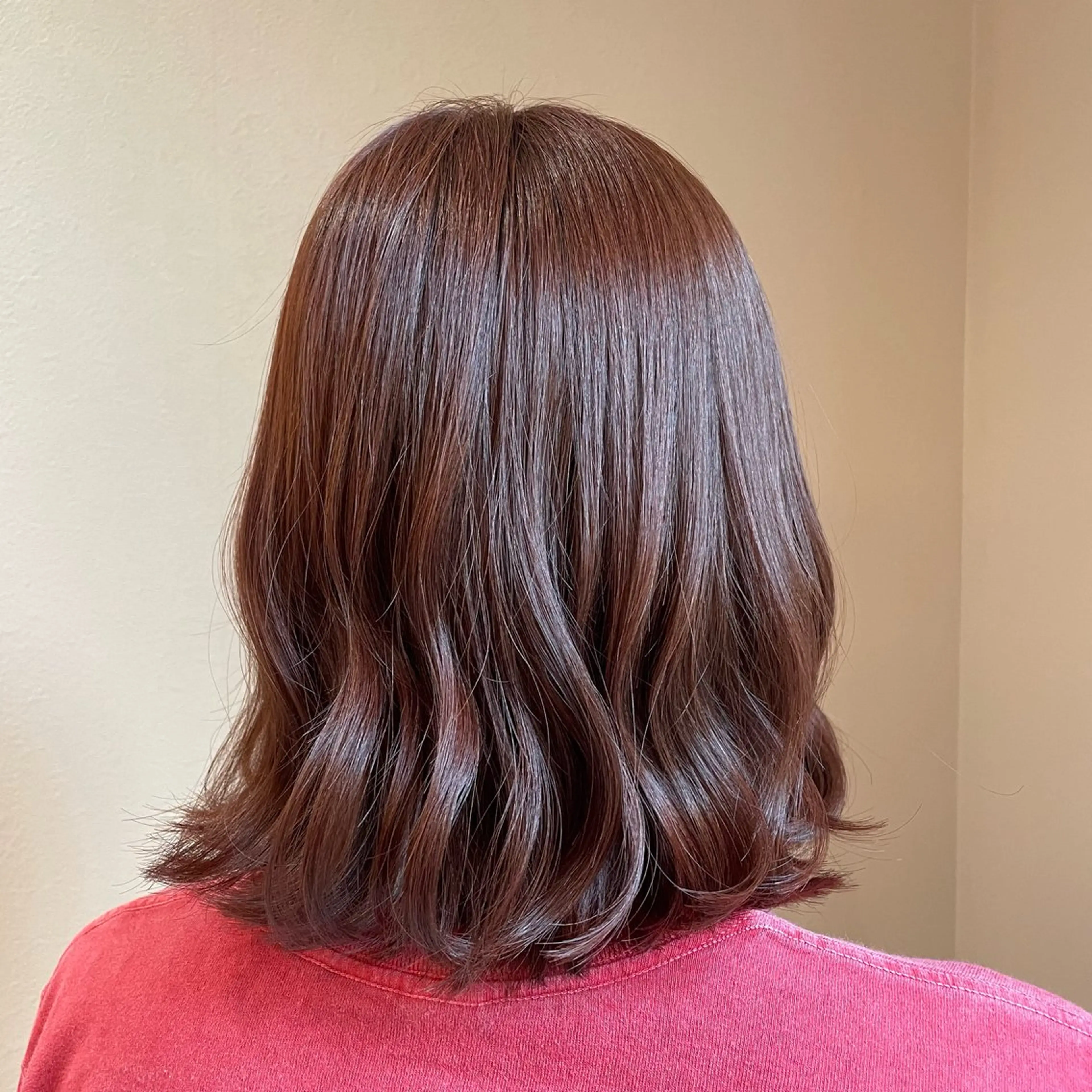 ミディアム 髪質改善 トリートメント 岡本 彩香のヘアスタイル