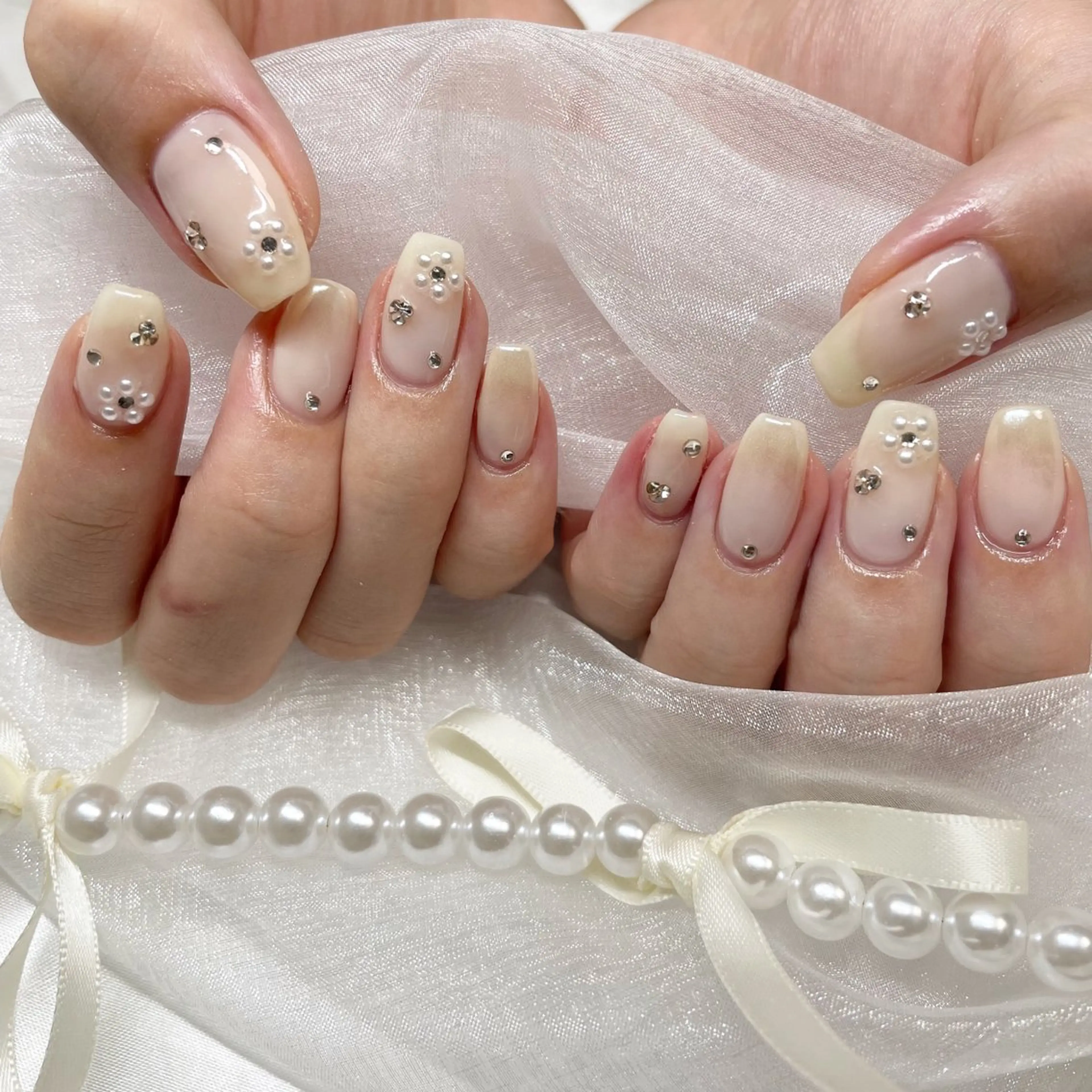 ネイル ジェルネイル 韓国ネイル 持ち込み ワンカラーネイル ワンホンネイル ハンドネイル fiore nail 🦋のネイルデザイン