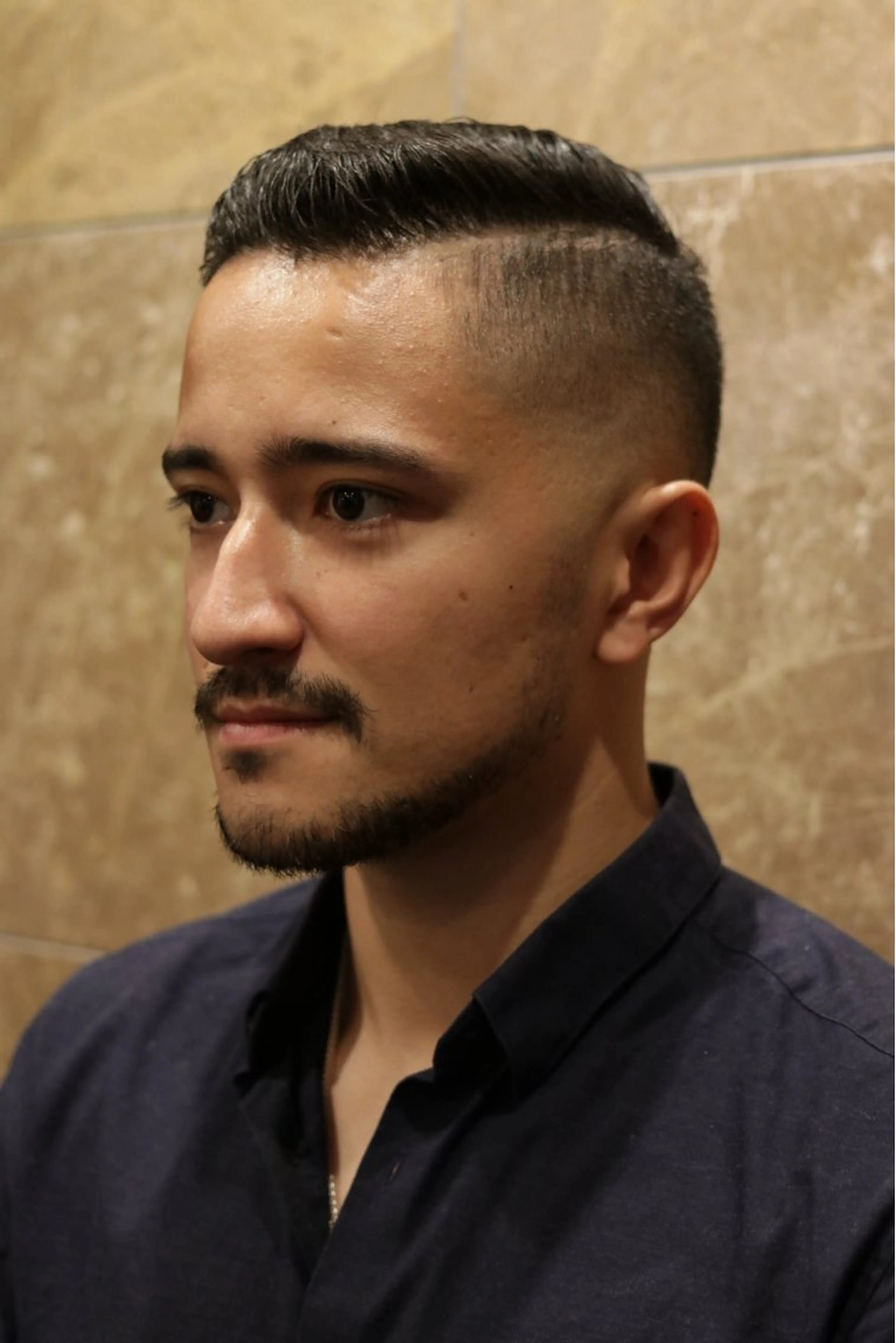 メンズフェードカットの写真