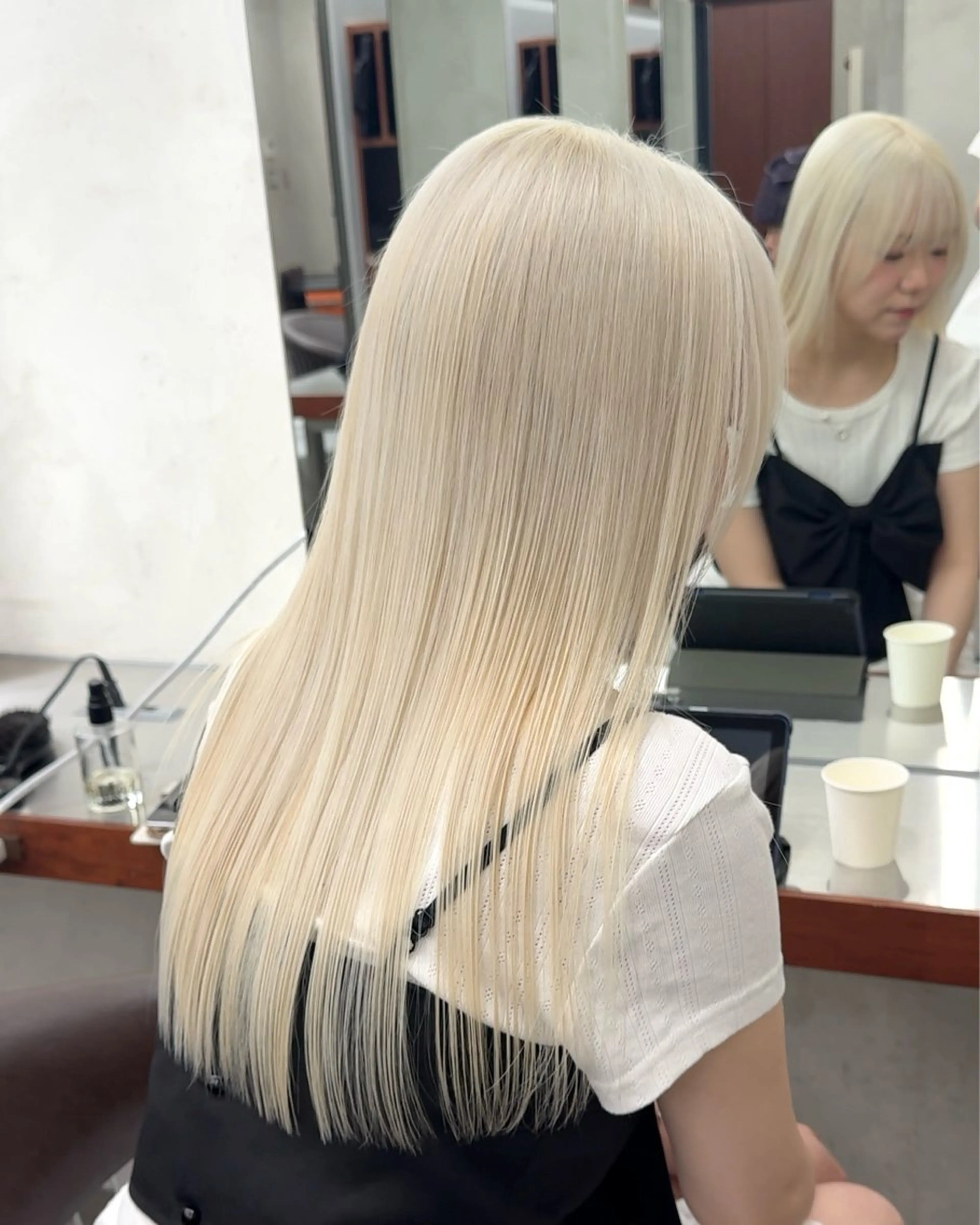 ロング カラー アッシュ ベージュカラー ブリーチ ケアブリーチ ダブルカラー カット ヘアカラー トリートメント nico TOKYO 渋谷所属・ブリーチ　ハイトーン 特化🌈フジタハルキのヘアスタイル