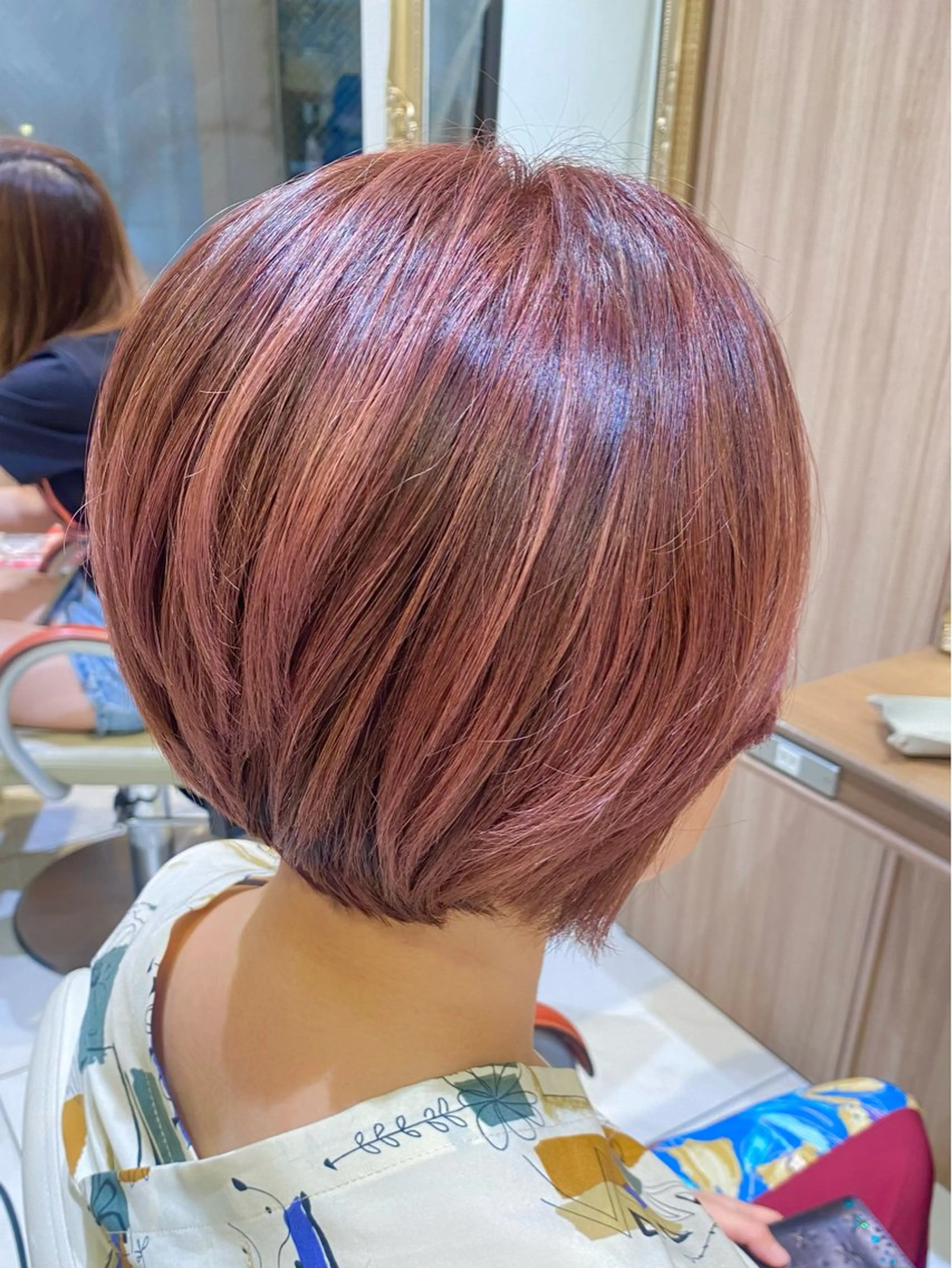 ショート カラー 古川 琴美のヘアスタイル