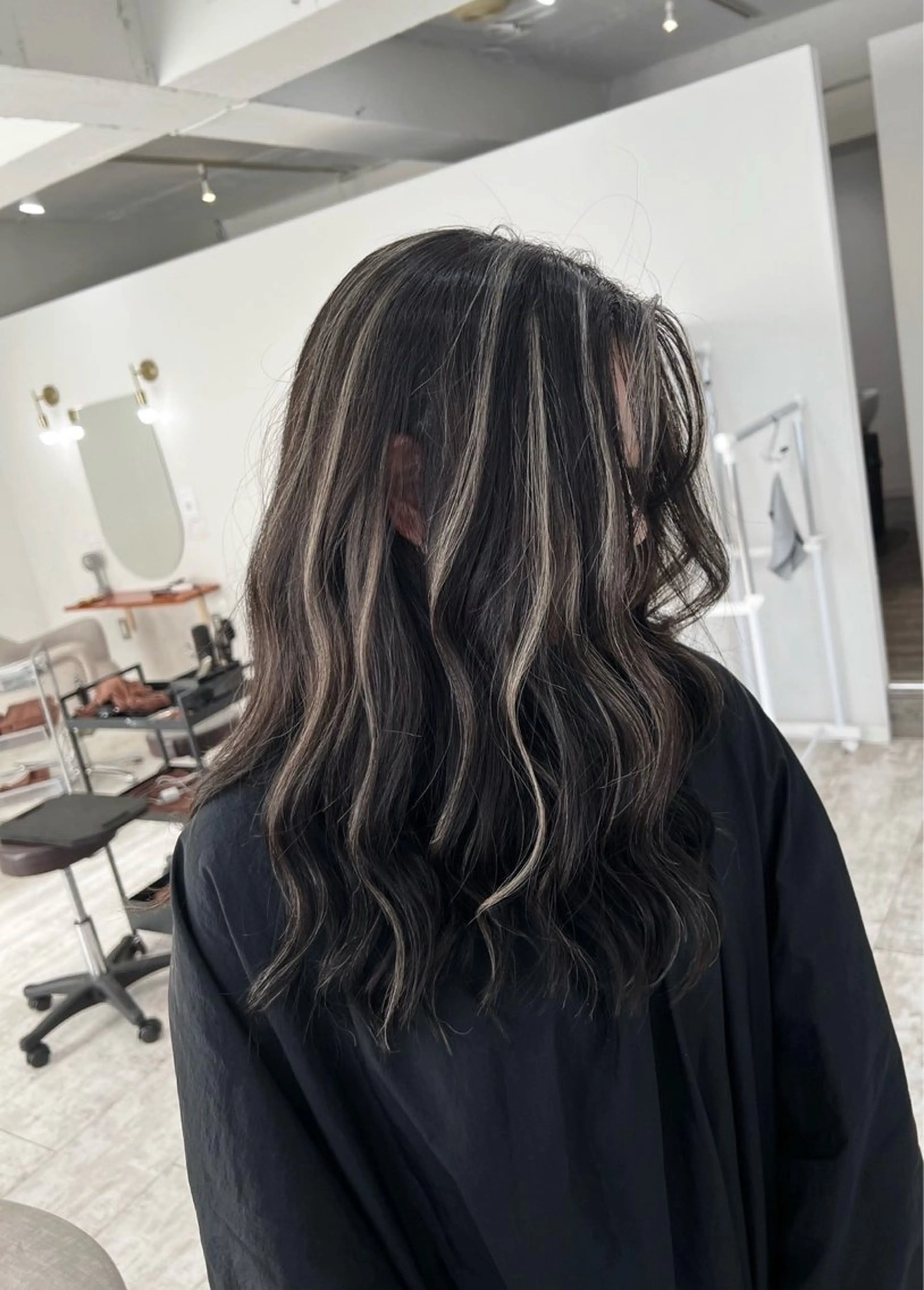 セミロング カラー ブラウンカラー ダークブラウン ハイライトカラー ハイライト ヘアカラー トリートメント ROBIN所属・指名数No.1 /NAOYAのヘアスタイル