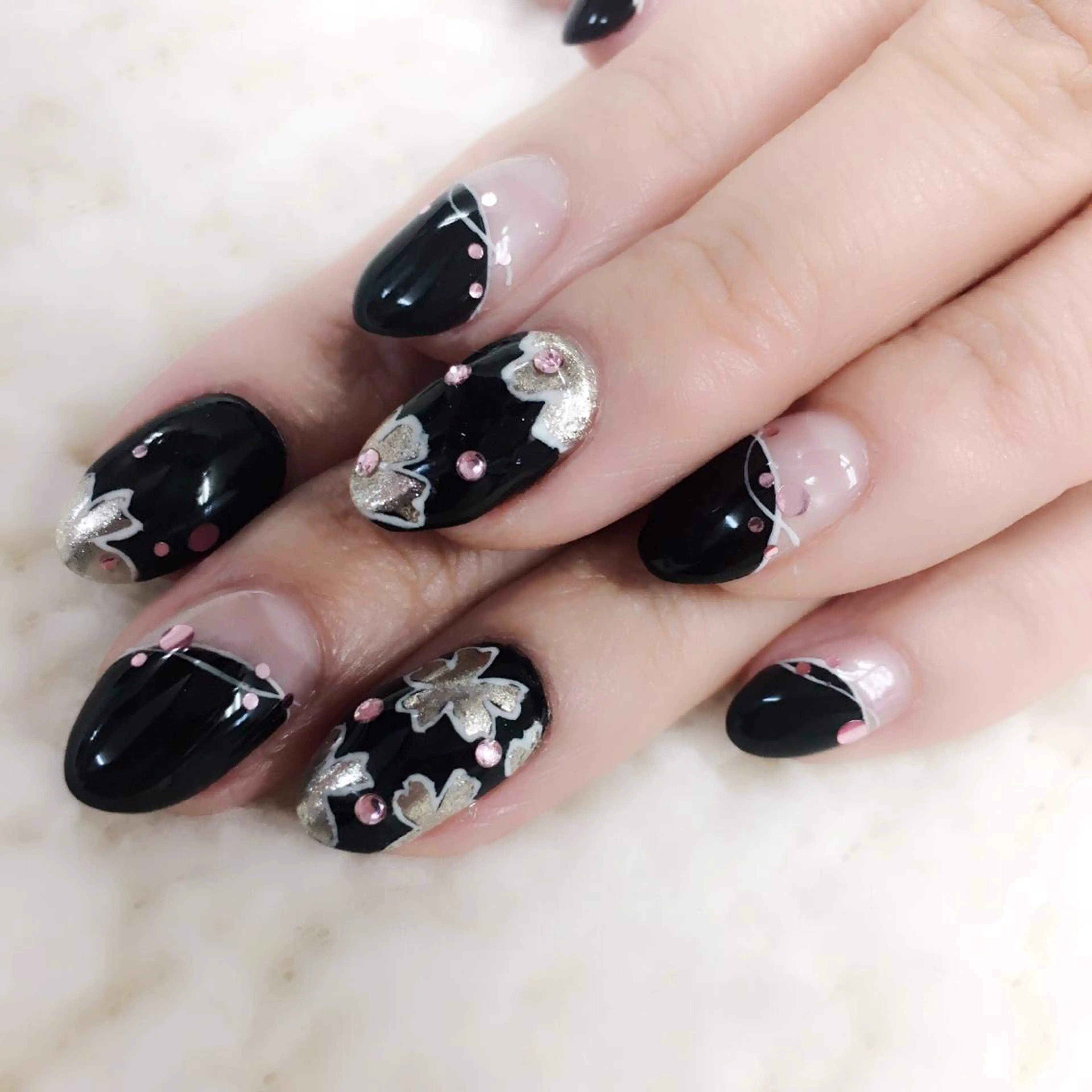 ネイル ハンドネイル フットネイル Angeailes〜アンジュエール〜所属・開運ネイル Angeailesのネイルデザイン