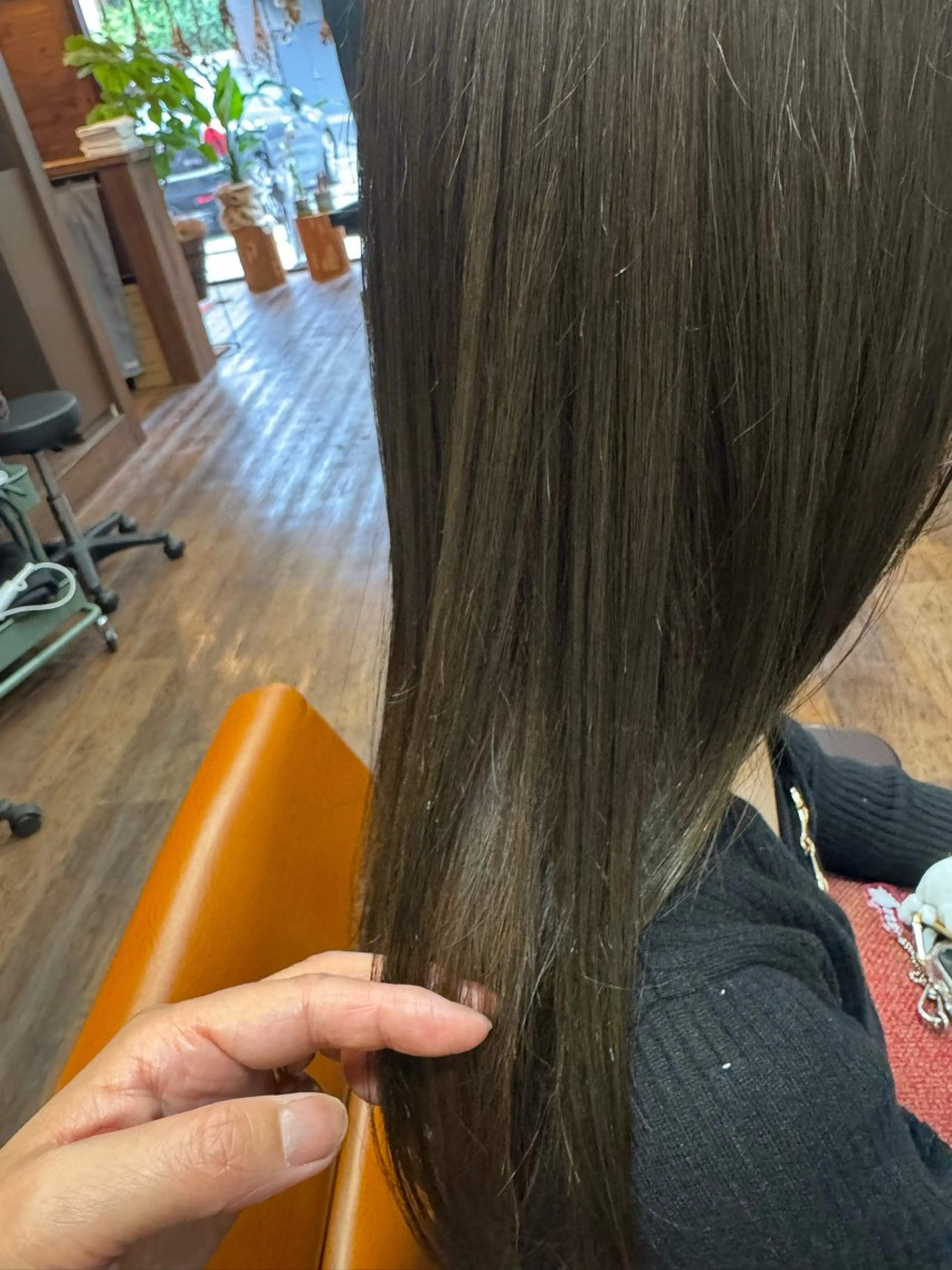 ロング レイヤーカット ロング ローレイヤー カット ヘアカラー 丹 由佳のヘアスタイル