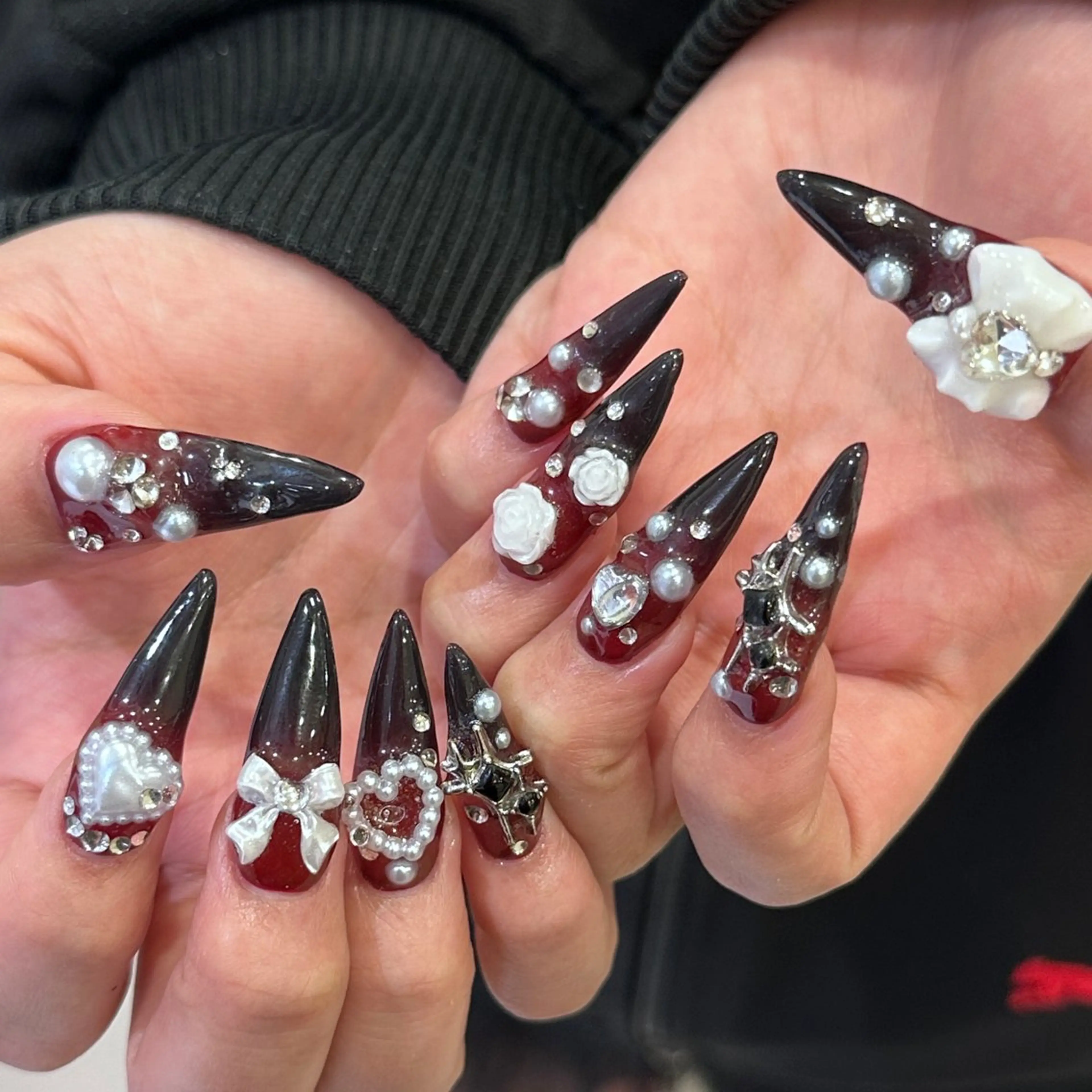 ネイル ハンドネイル 👽個性派ネイル🎀 komachiのヘアスタイル