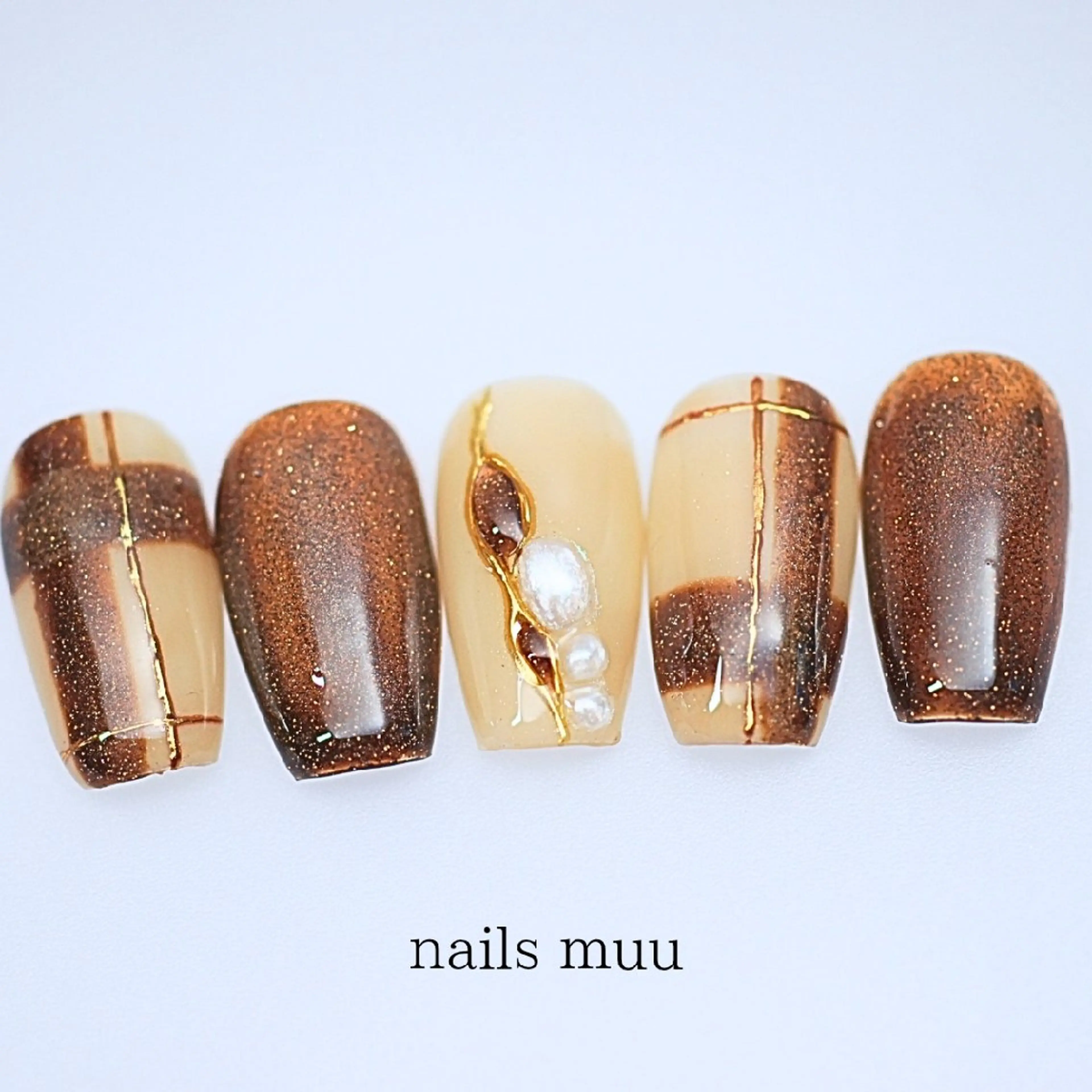ネイル ブラウン フラッシュネイル マグネットネイル 冬ネイル ハンドネイル nails muu まゆのネイルデザイン