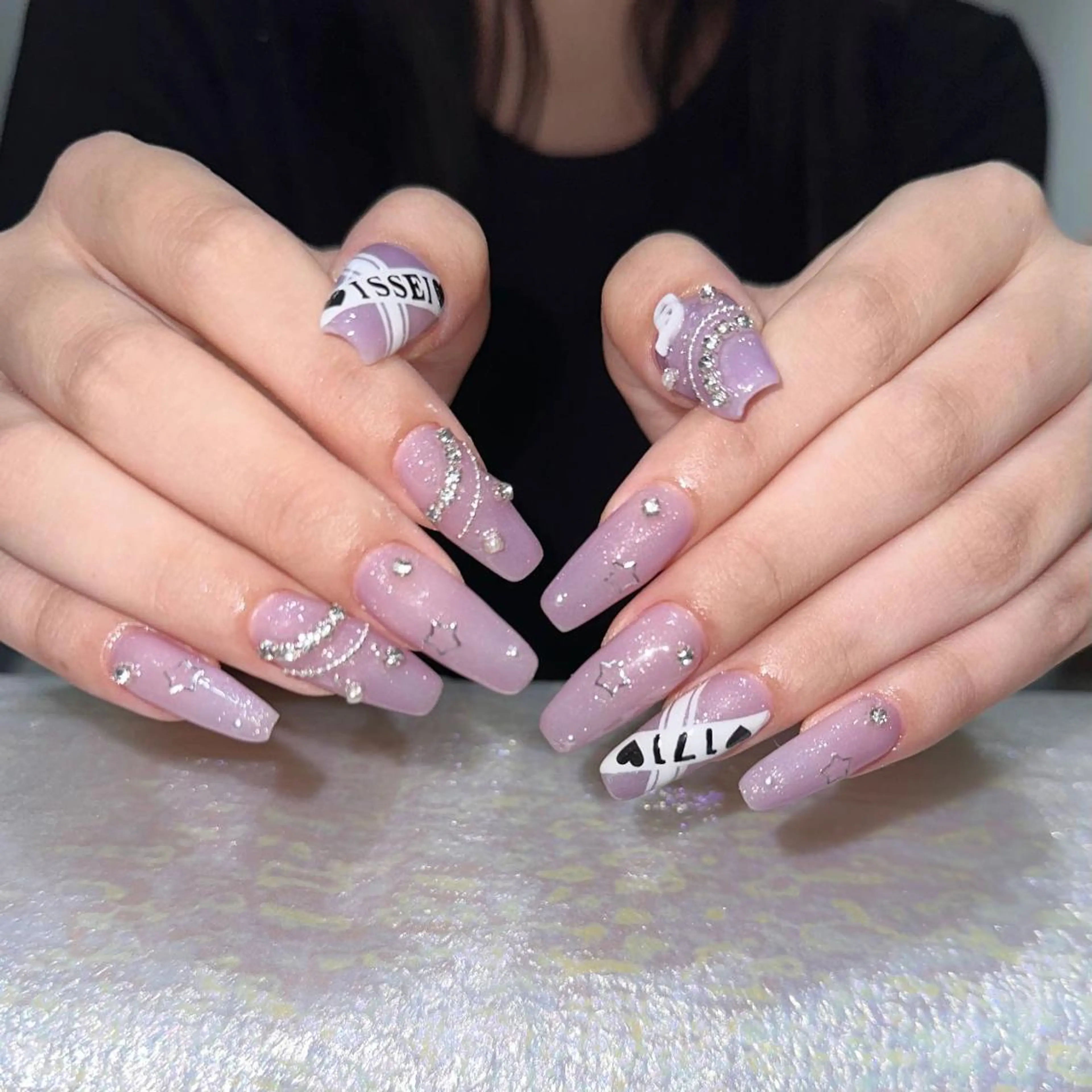 ネイル アートネイル 長さ出し ネイルチップ Queens momoのネイルデザイン