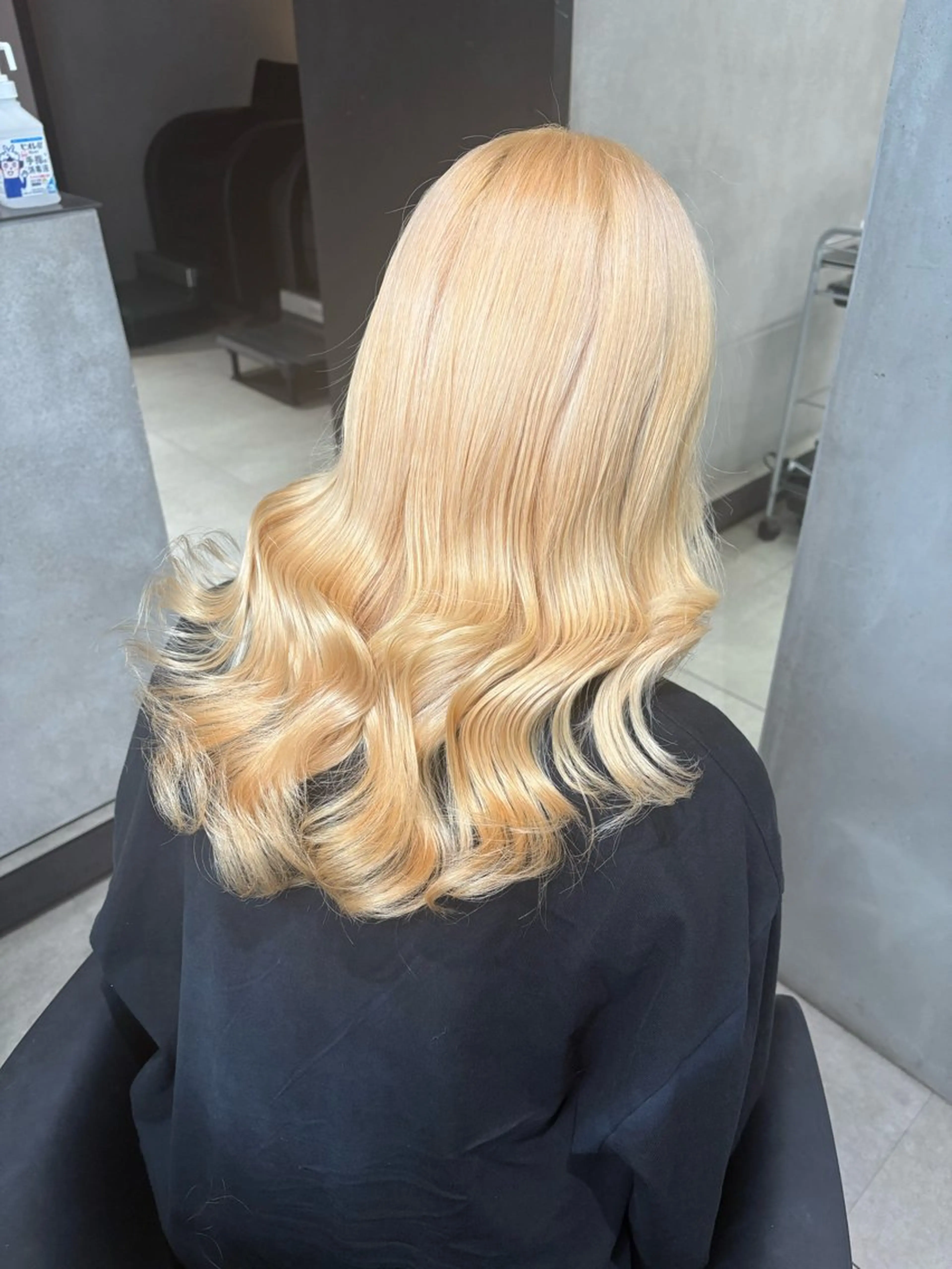 ロング カラー ブリーチ 抜きっぱなしブロンド ブロンド ヘアカラー 大阪 梅田/ ハイトーン/エクステのヘアスタイル