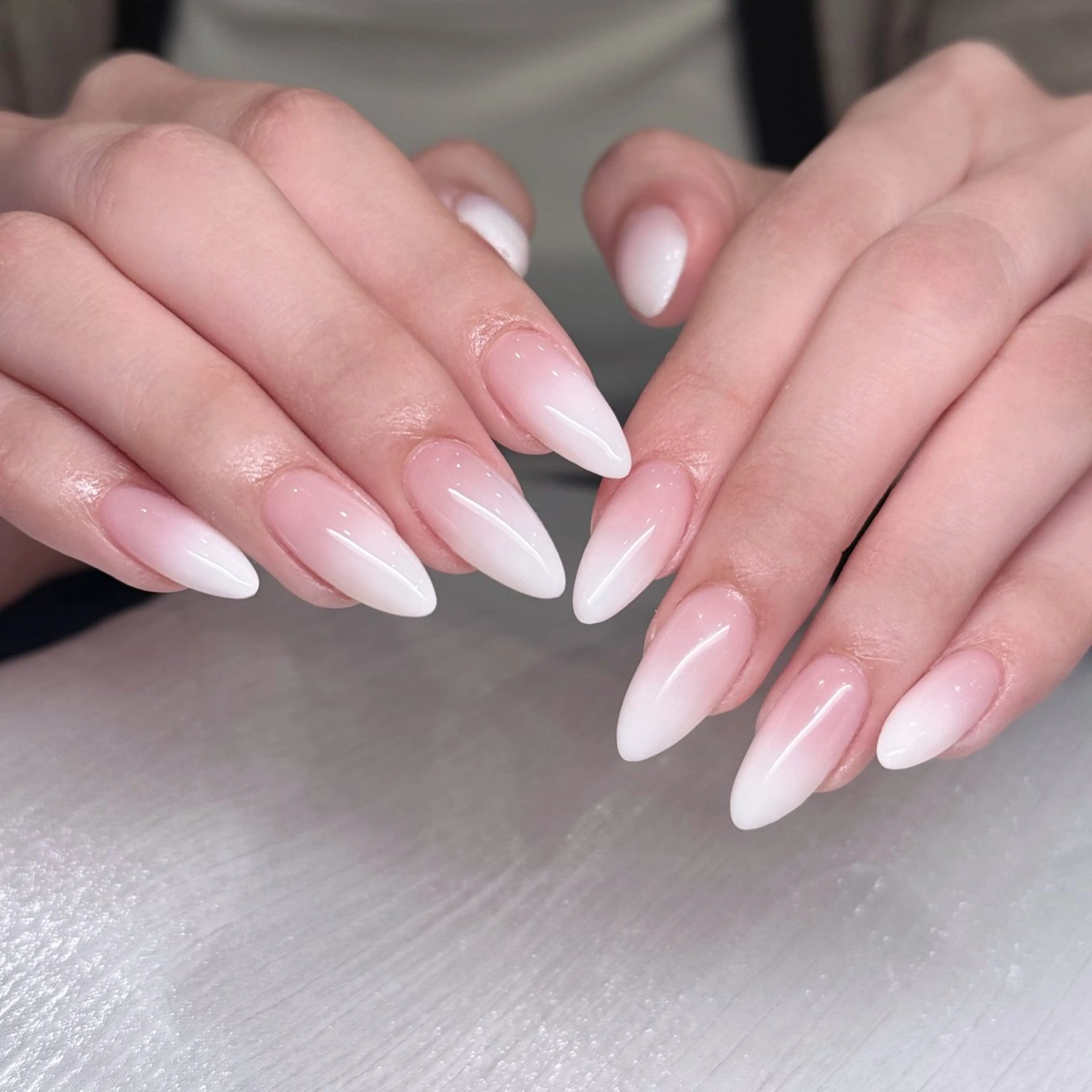 ネイル オーロラネイル ブルー チークネイル フットネイル フレンチネイル ハンドネイル JAN 168 池袋のネイルデザイン