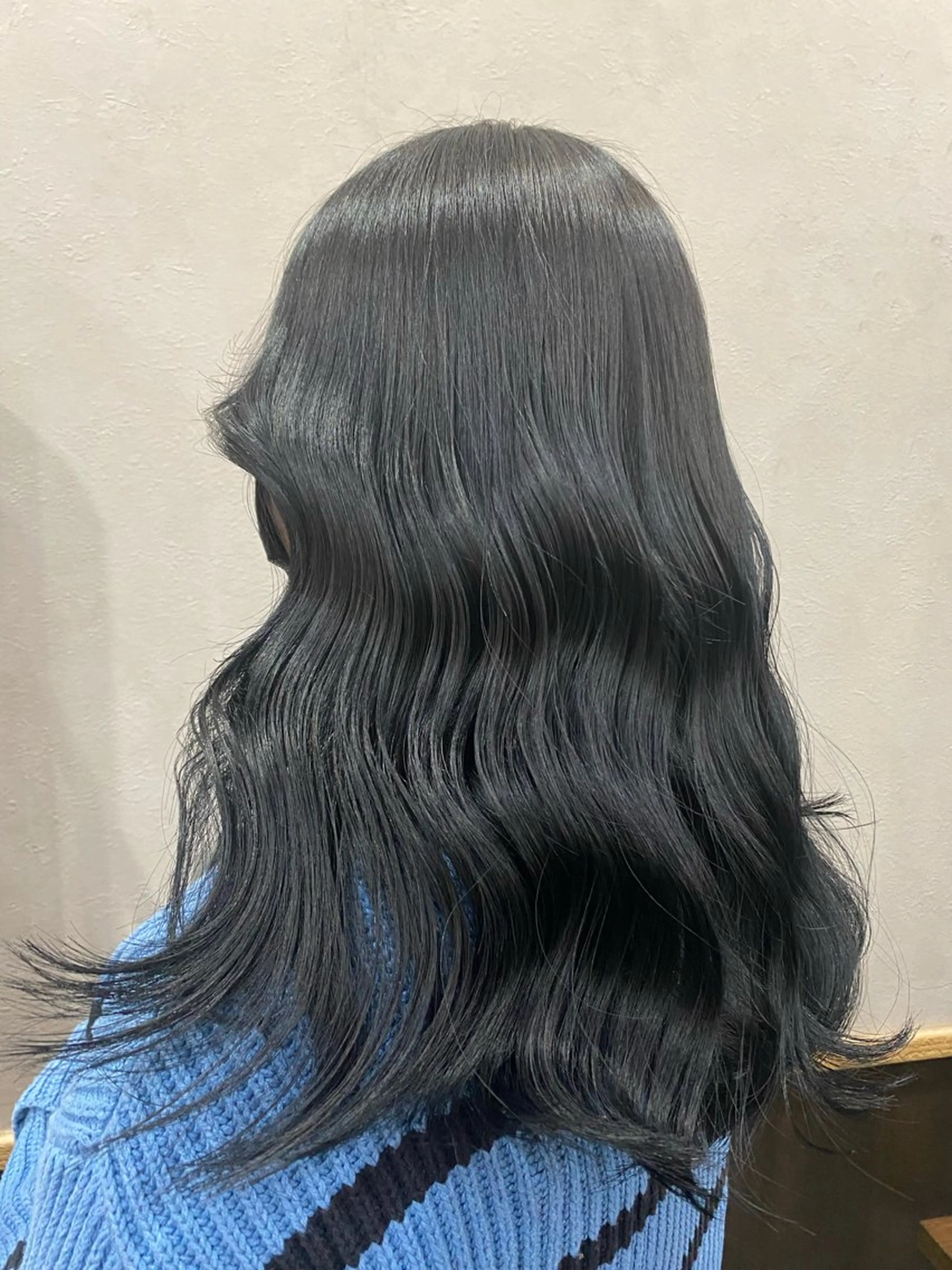 ロング カラー 黒髪 ブルーカラー ブルーブラック 透明感カラー ヘアカラー トリートメント 🦄🩵YUNA 🩵🦄のヘアスタイル